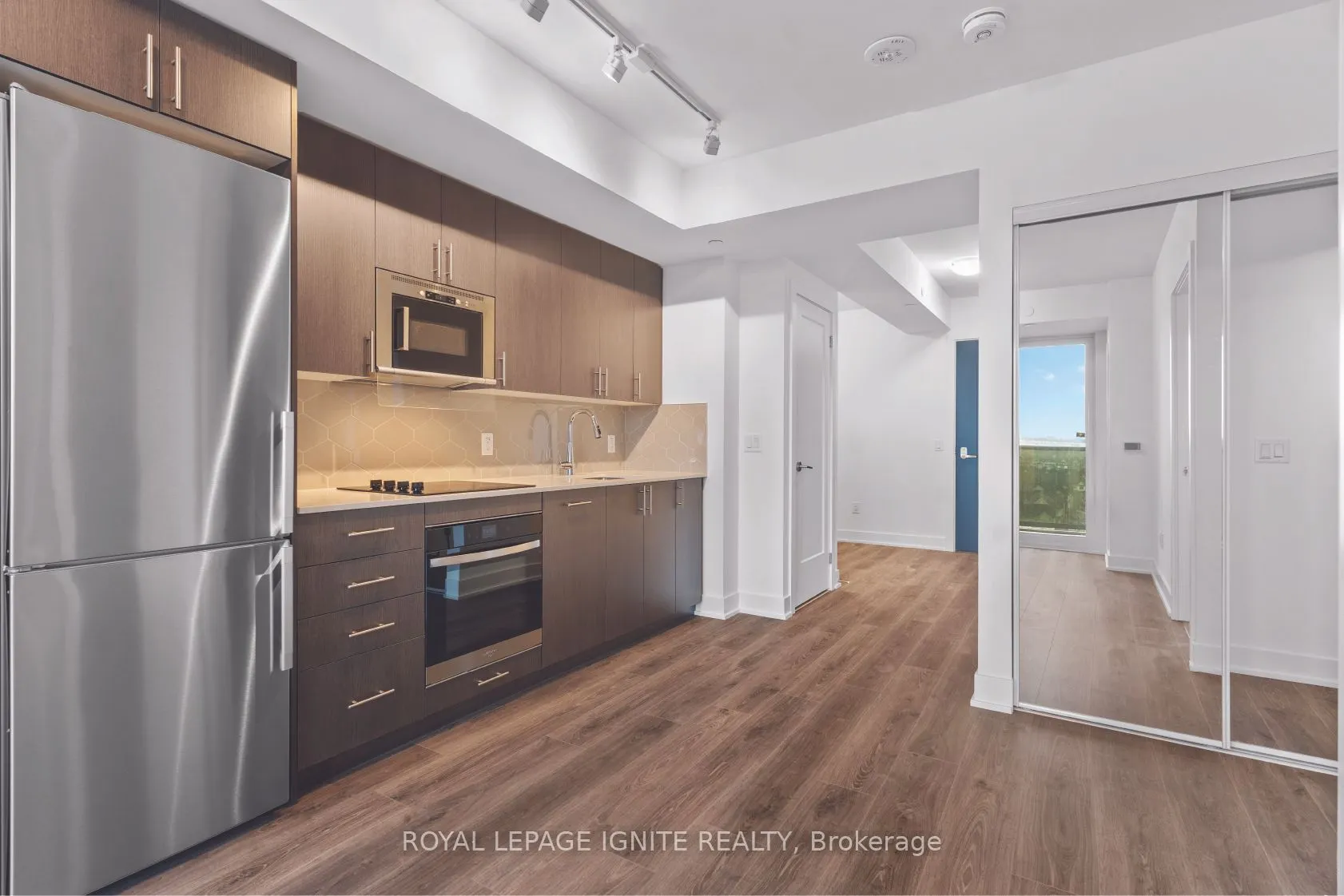 2545 Simcoe Street N, #2701