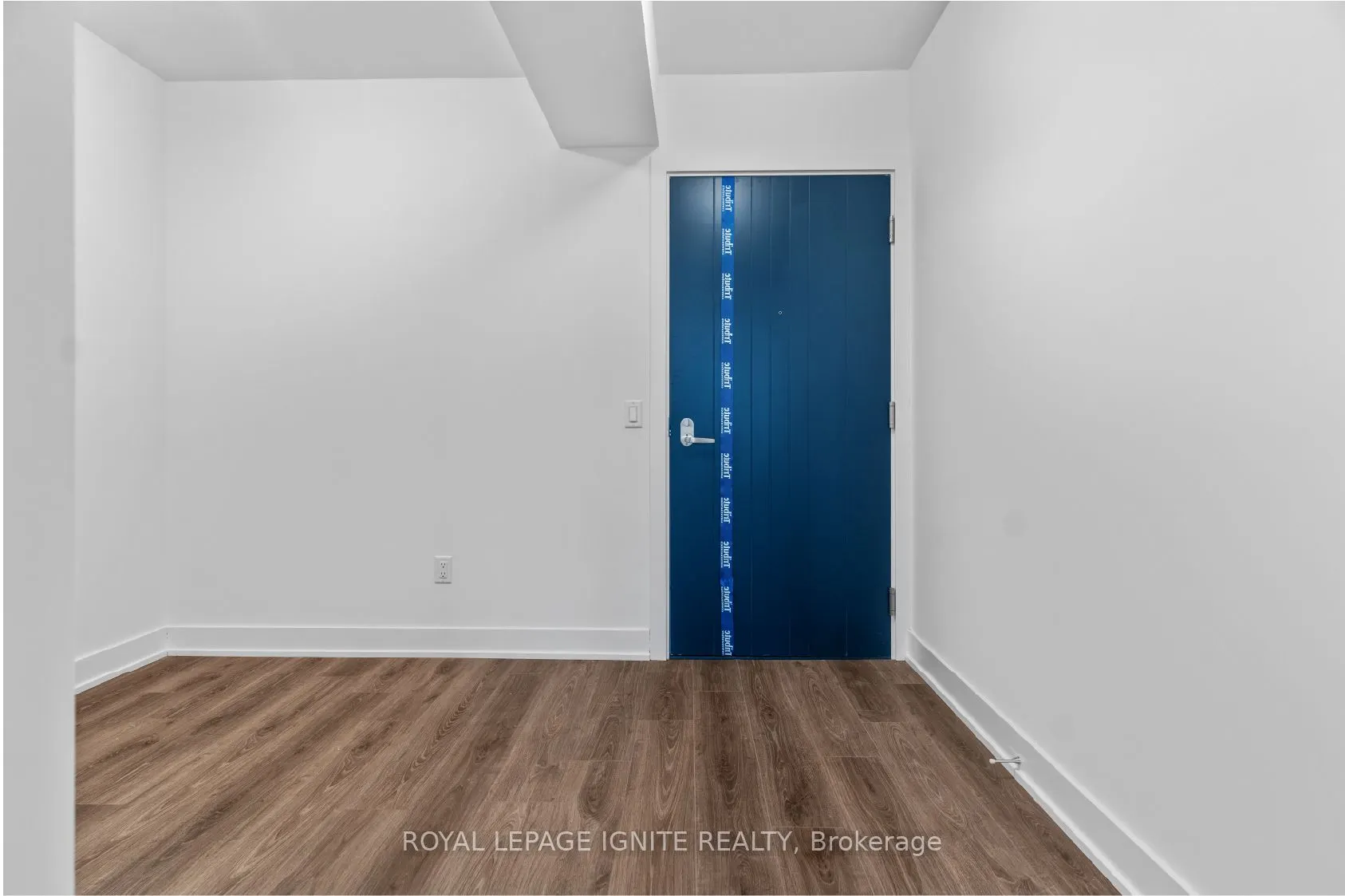 2545 Simcoe Street N, #2701