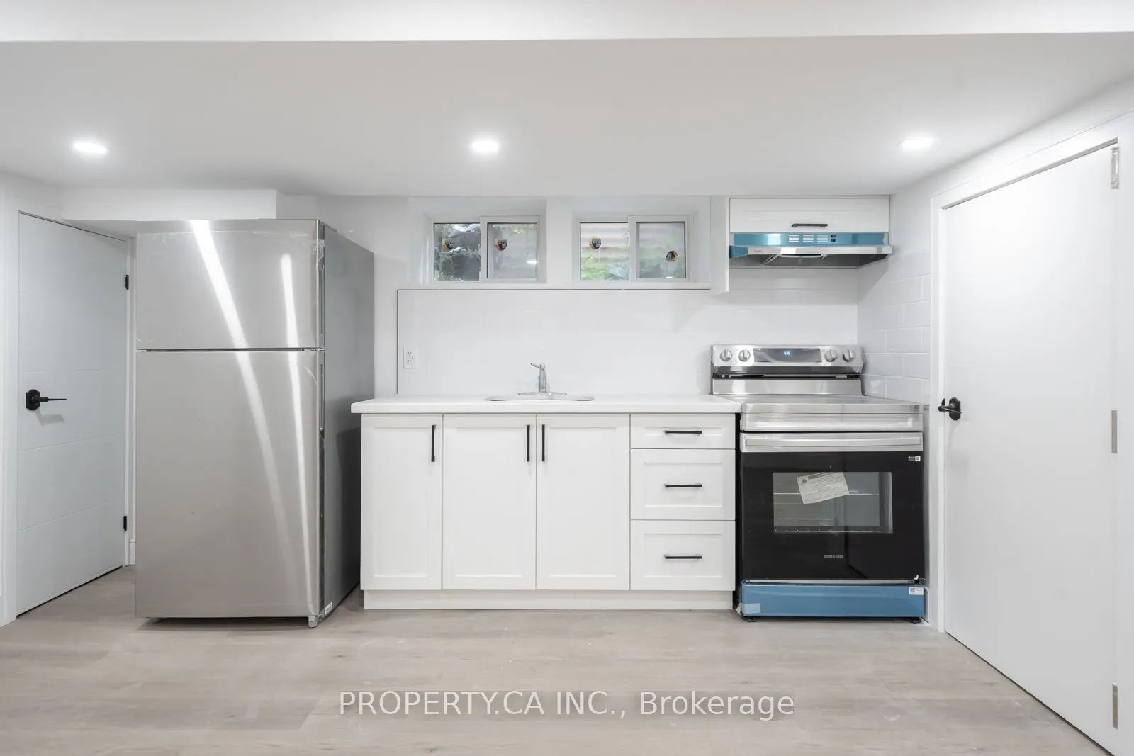 33 Moorecroft Crescent