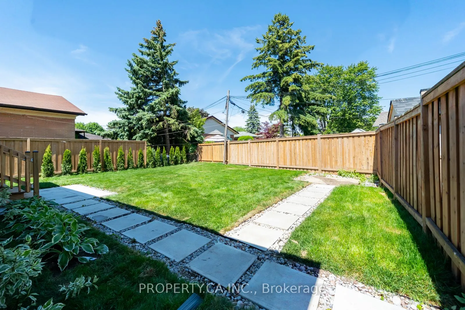 33 Moorecroft Crescent