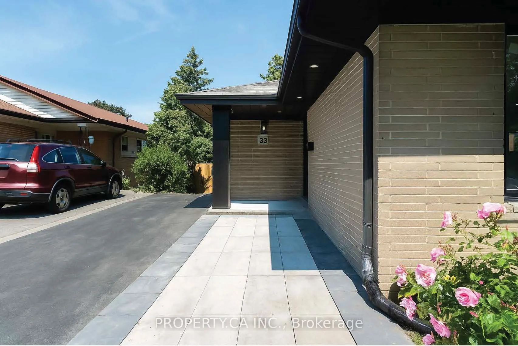 33 Moorecroft Crescent