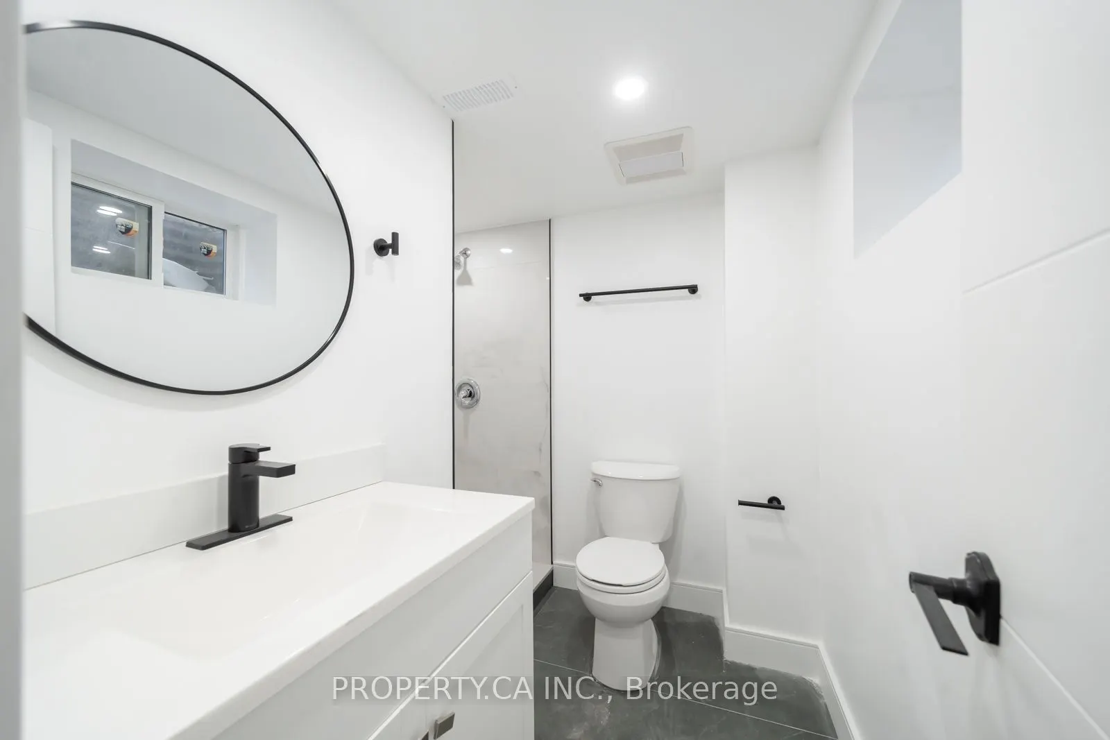 33 Moorecroft Crescent
