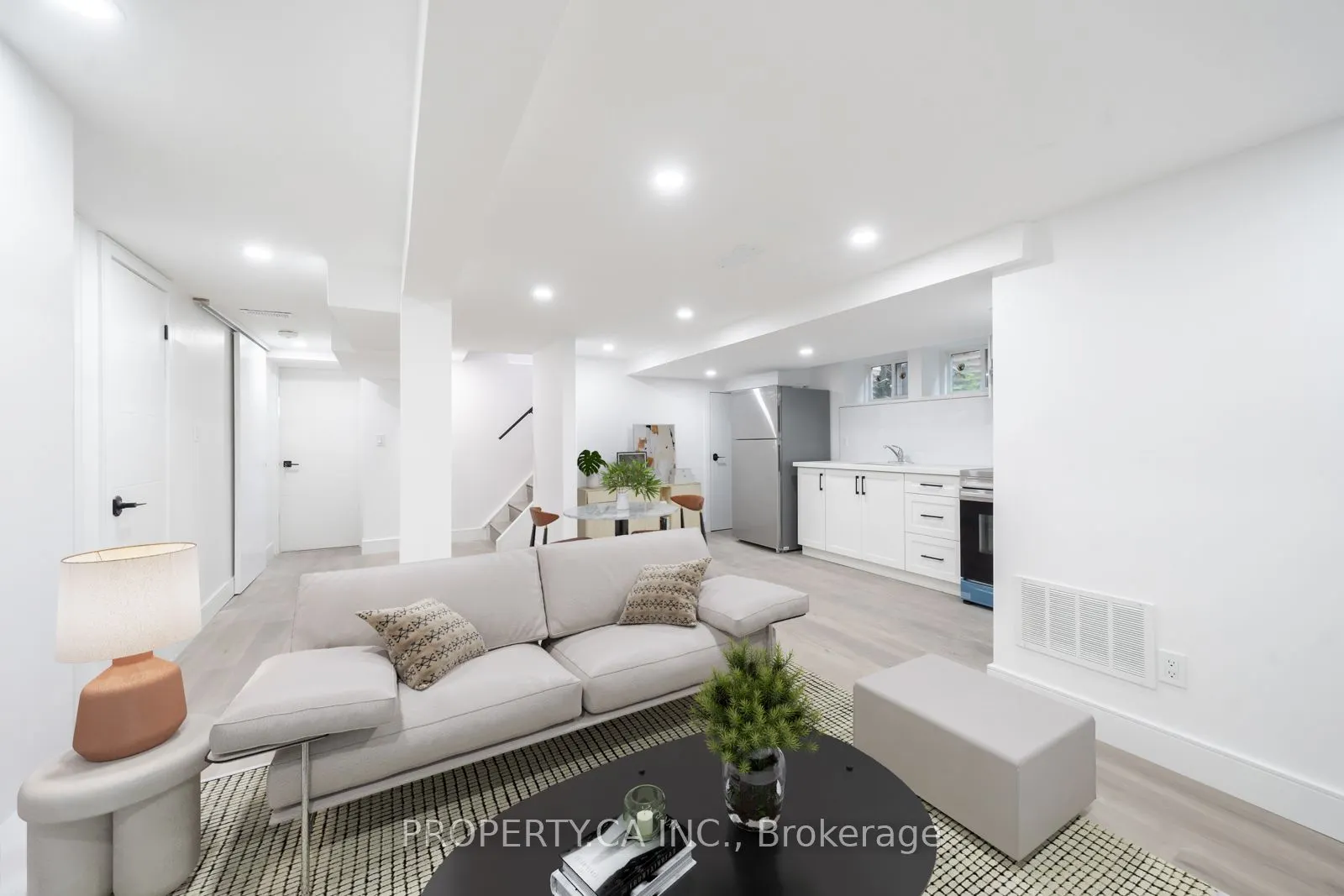 33 Moorecroft Crescent