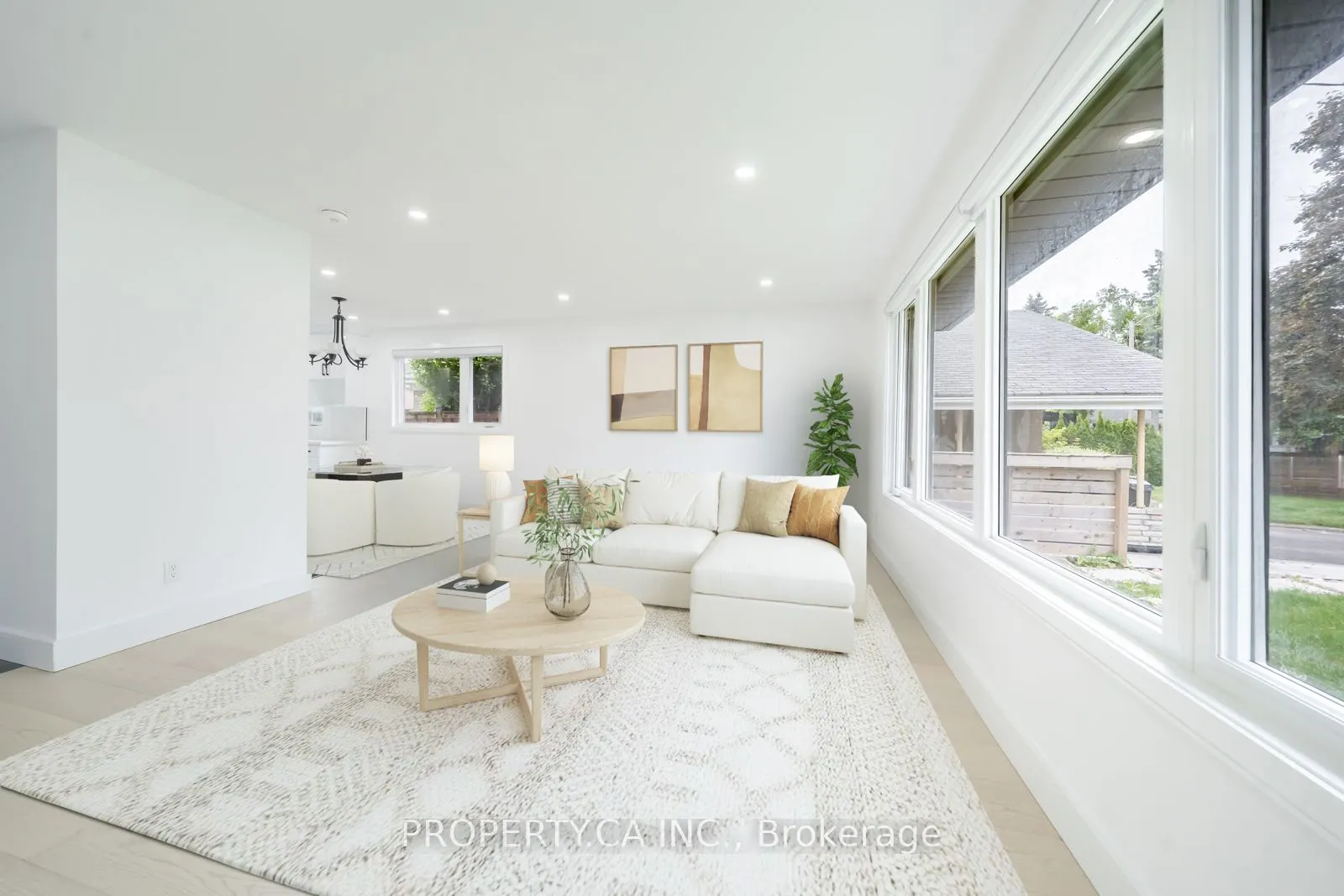 33 Moorecroft Crescent