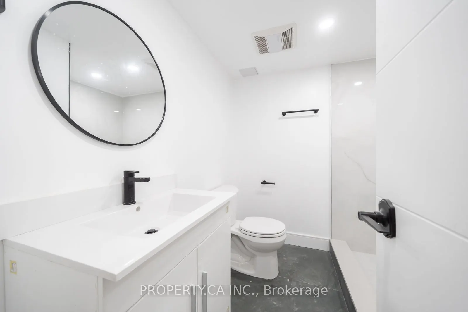 33 Moorecroft Crescent