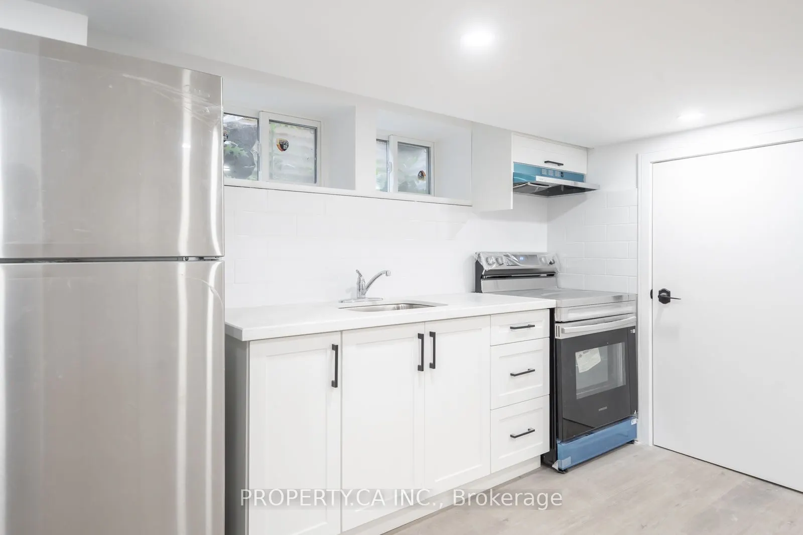 33 Moorecroft Crescent