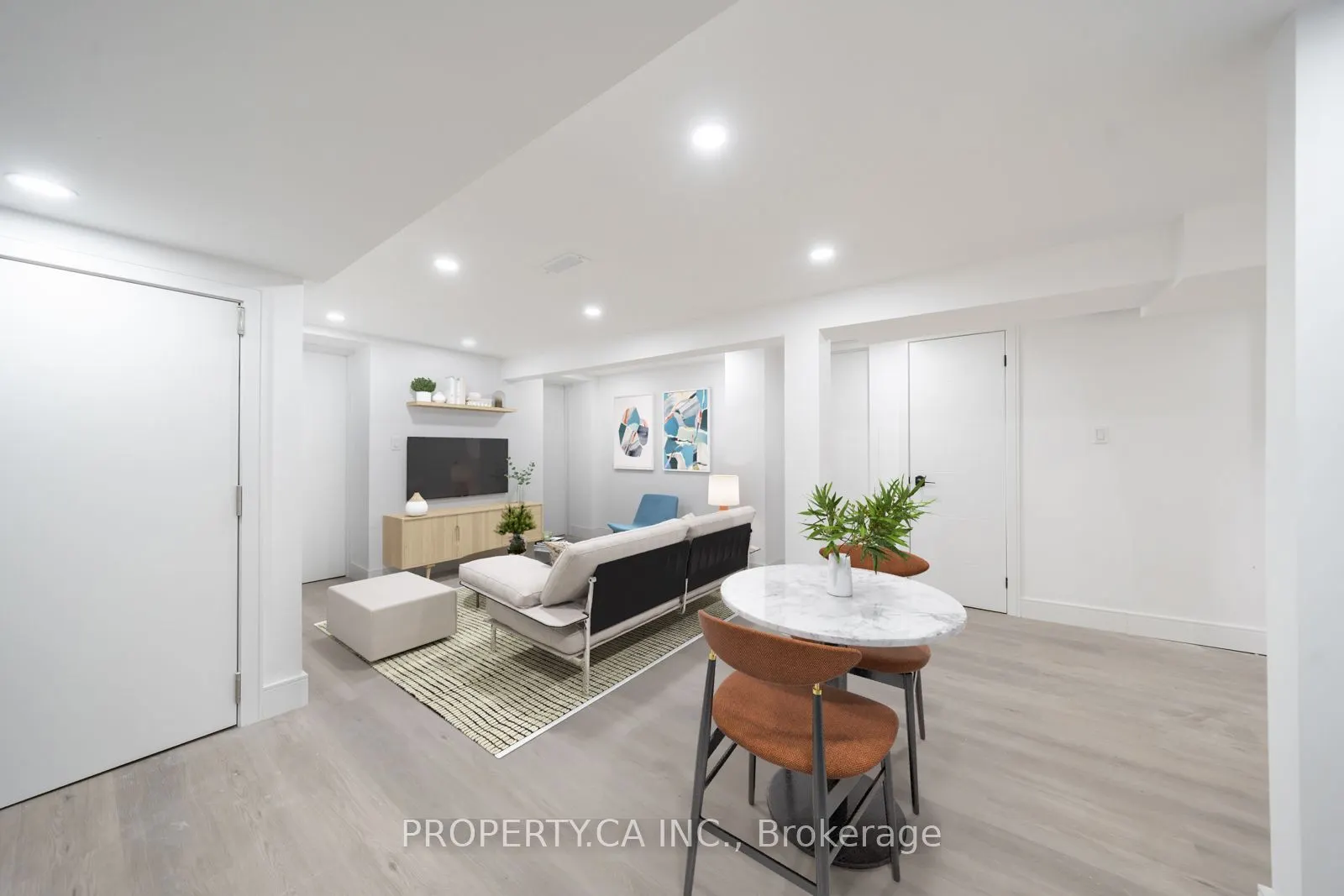 33 Moorecroft Crescent