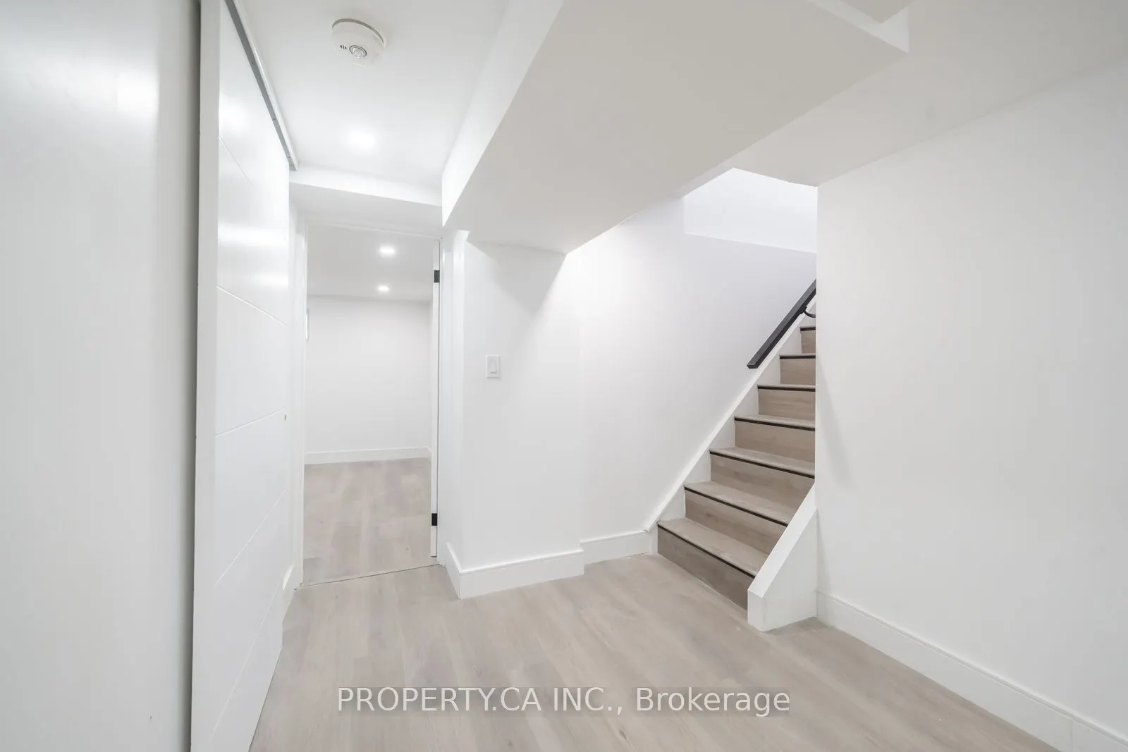 33 Moorecroft Crescent