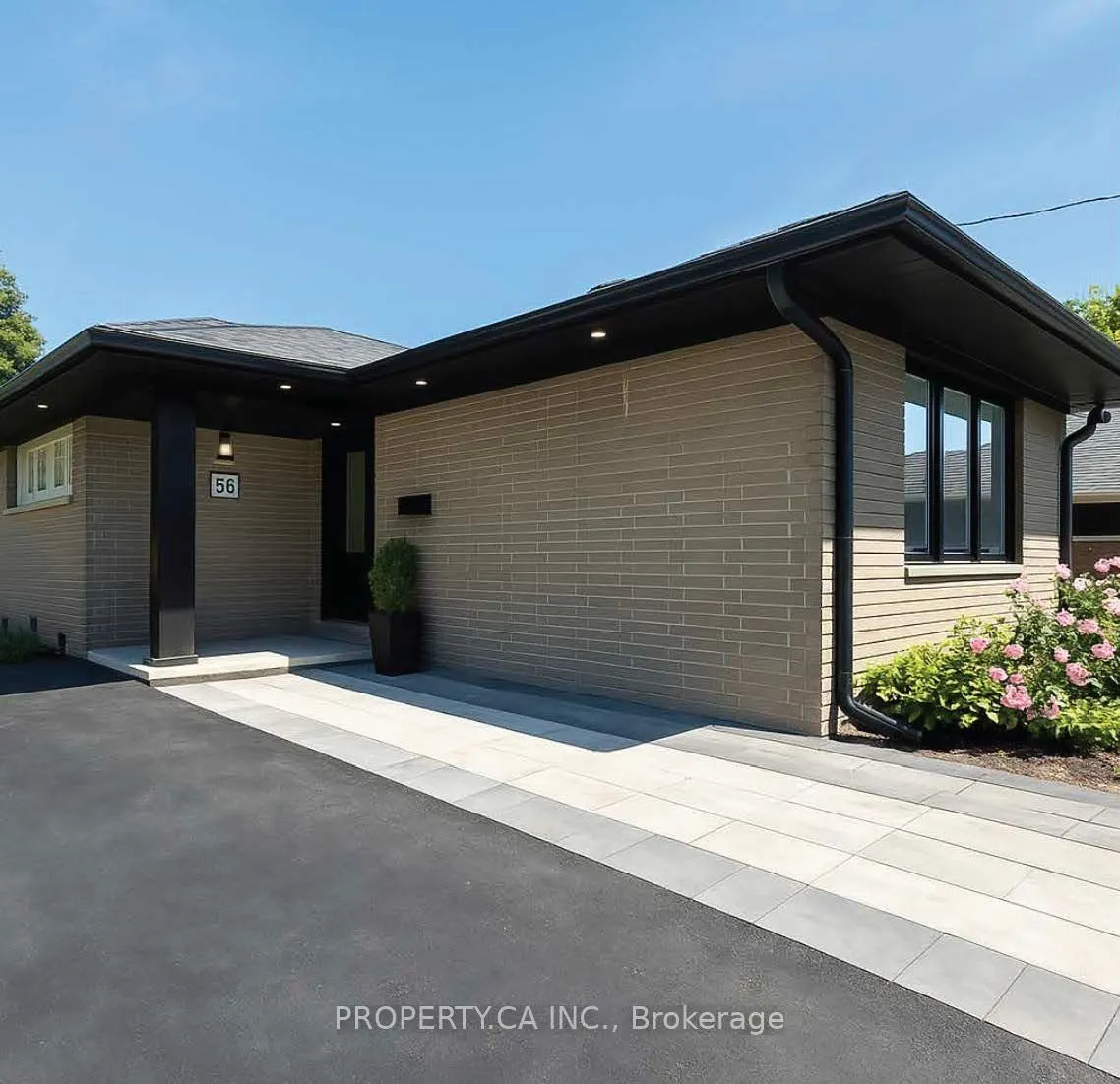 33 Moorecroft Crescent