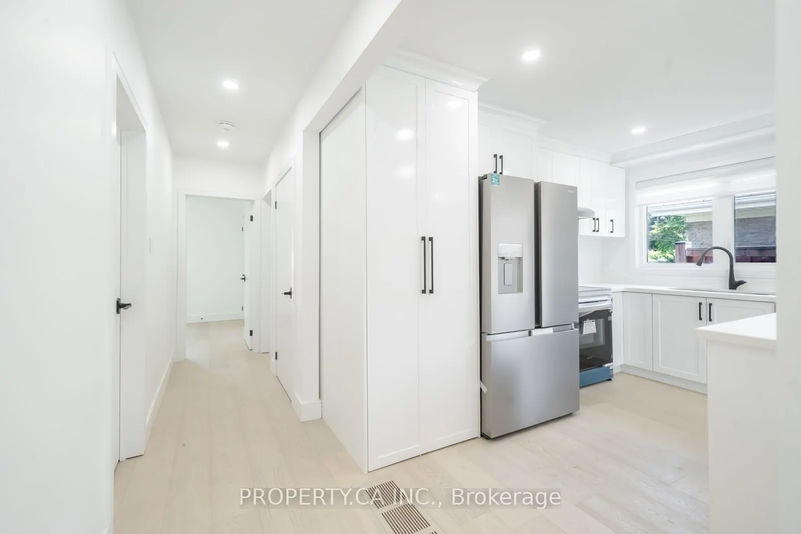 33 Moorecroft Crescent