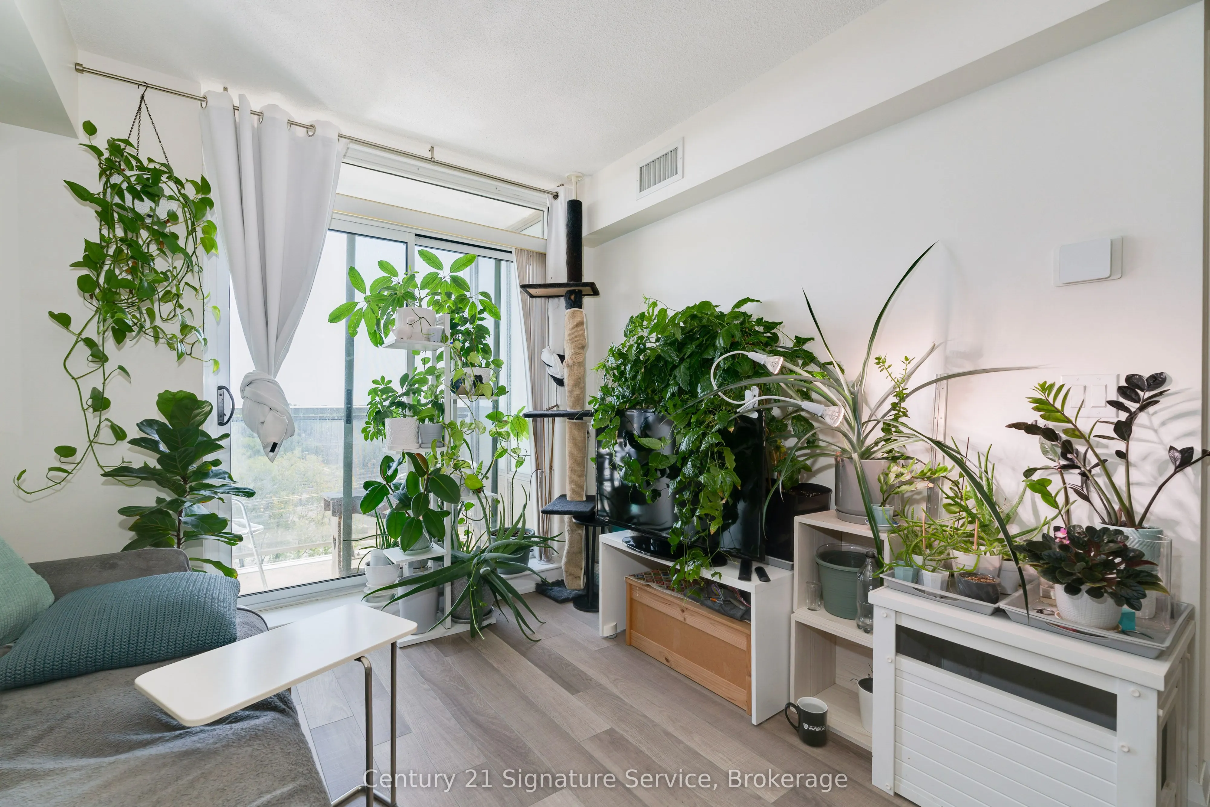 3520 Danforth Avenue, #609