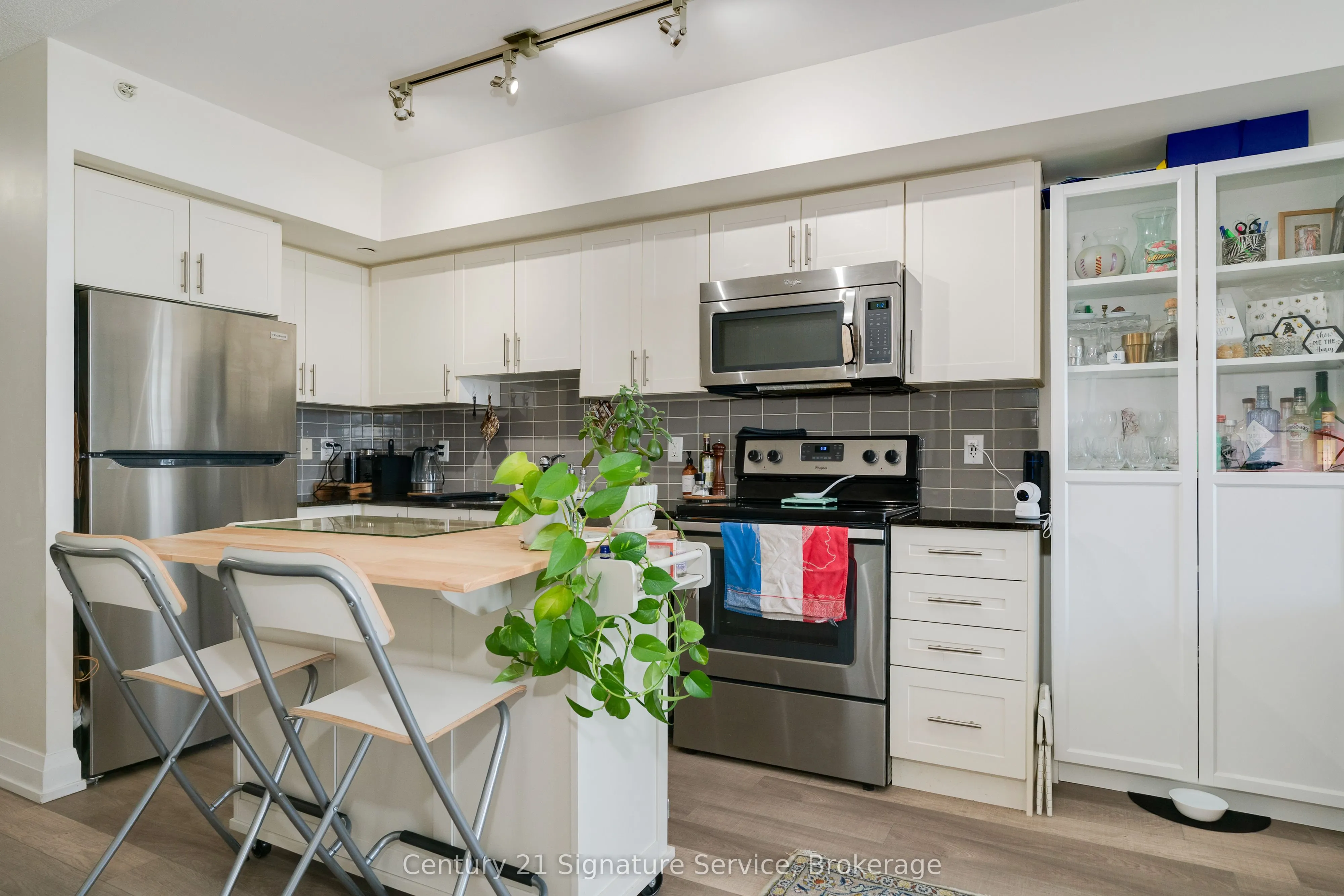3520 Danforth Avenue, #609
