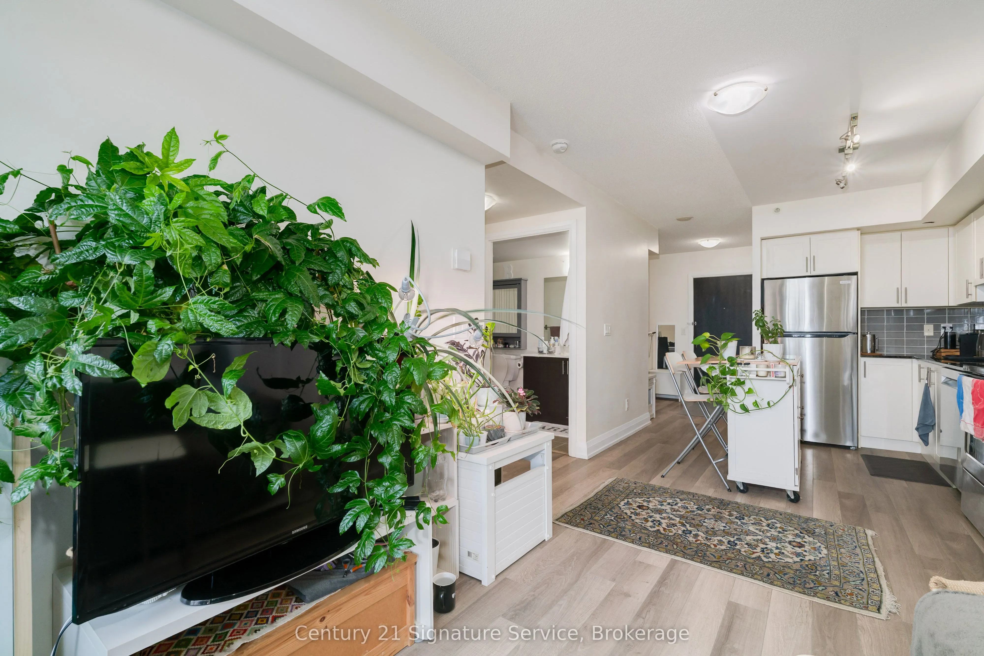 3520 Danforth Avenue, #609