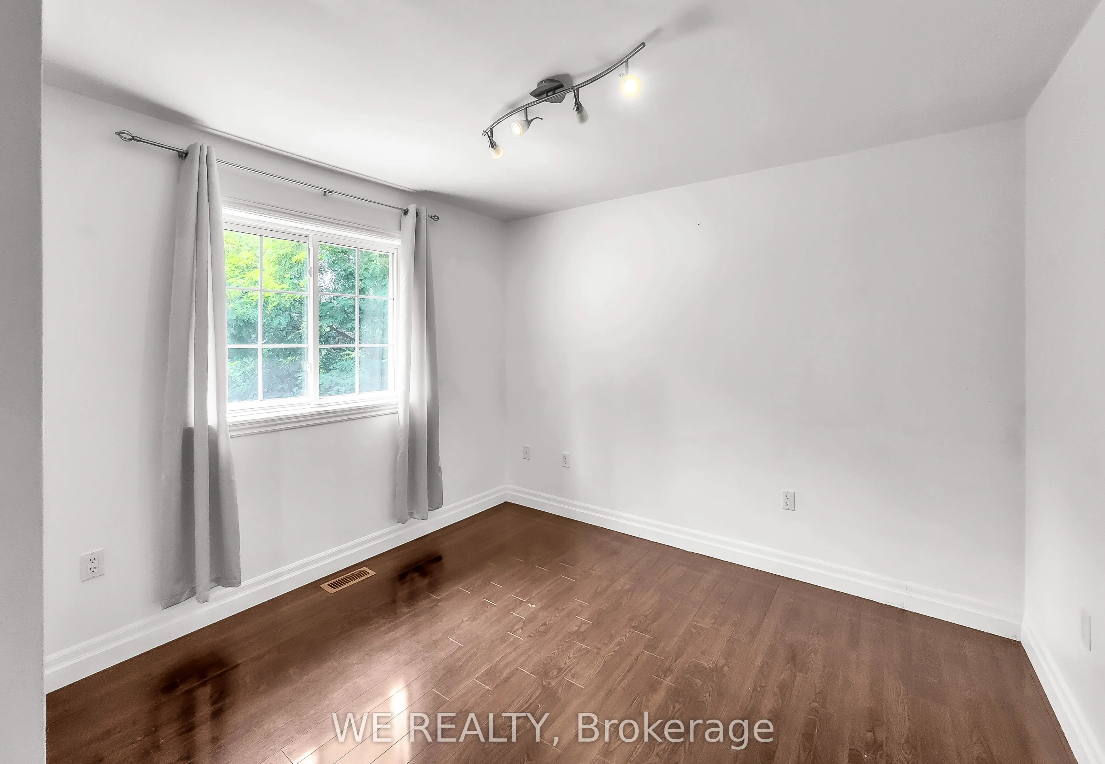 1484 Old Forest Road