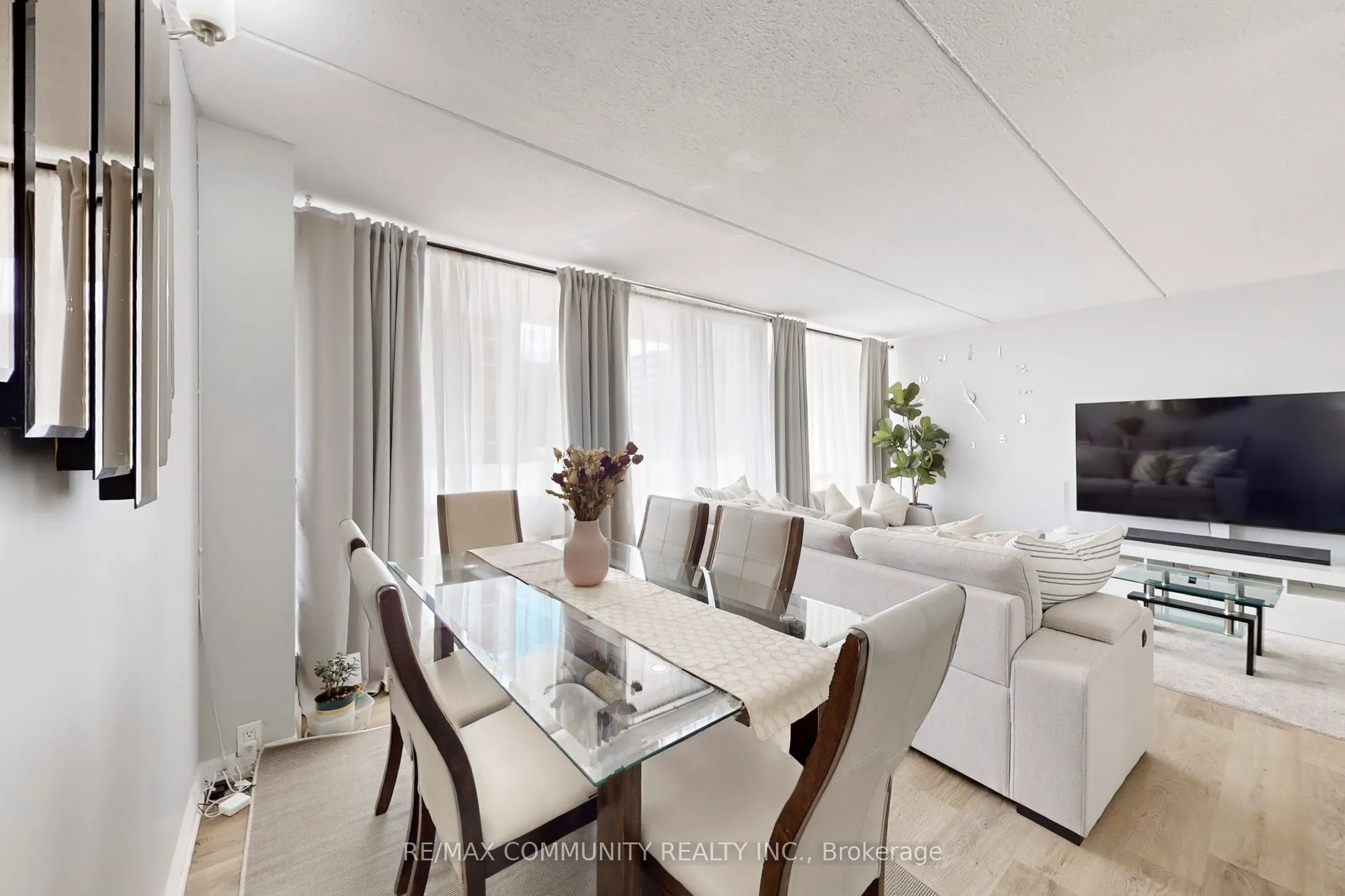 2 Glamorgan Avenue, #213
