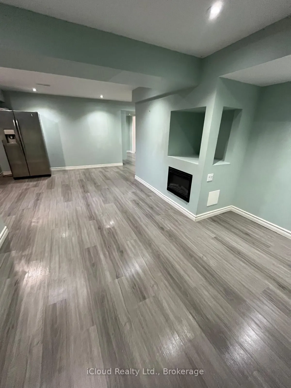4 Cantwell Crescent