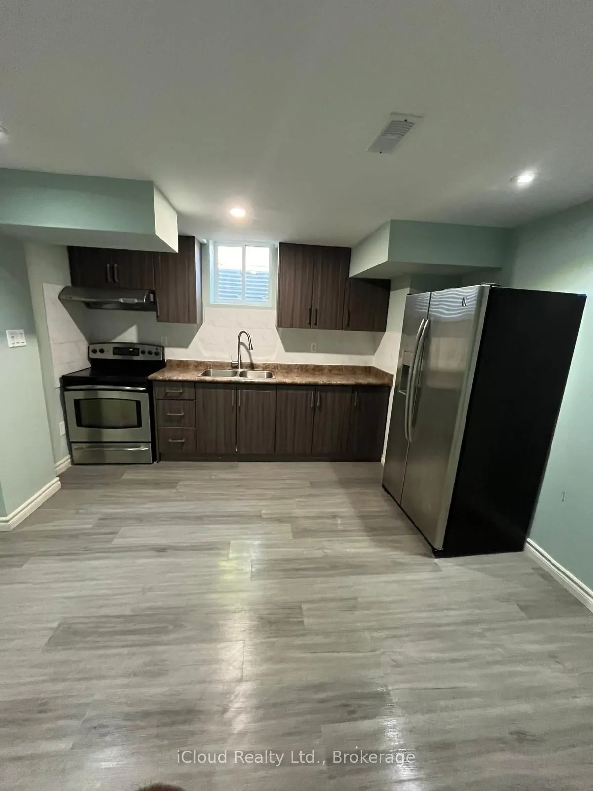 4 Cantwell Crescent