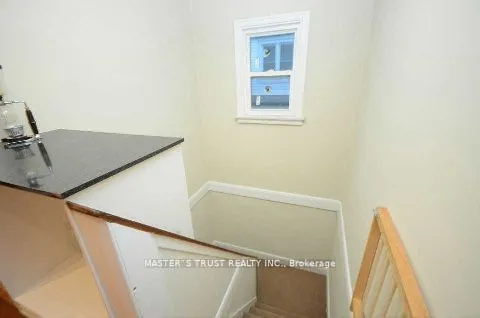 16 Landseer Road