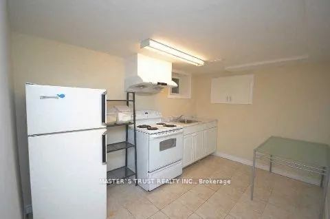 16 Landseer Road