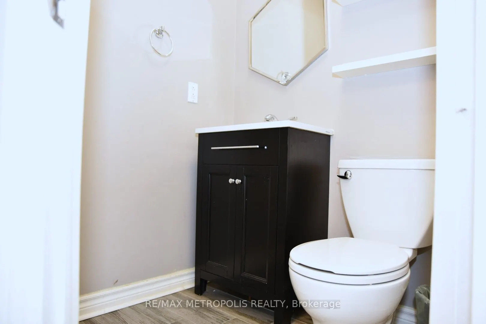 85 Barnes Drive, #Main