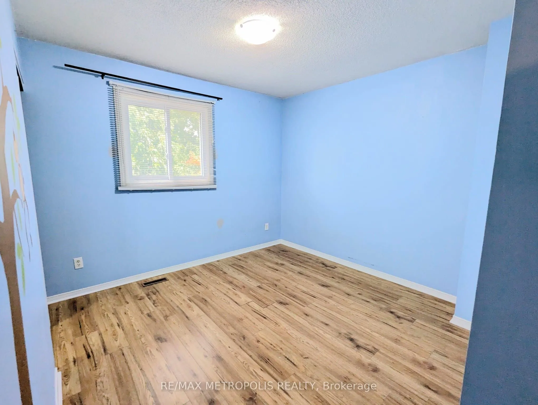 85 Barnes Drive, #Main