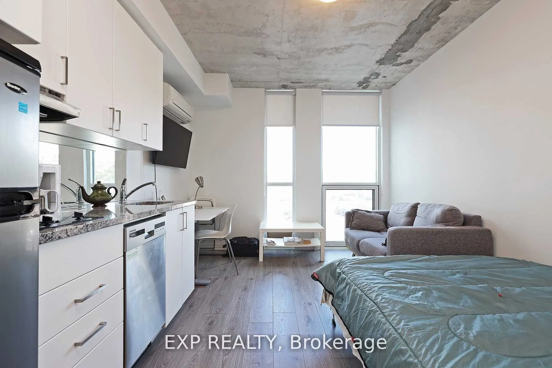 1900 Simcoe Street, #202