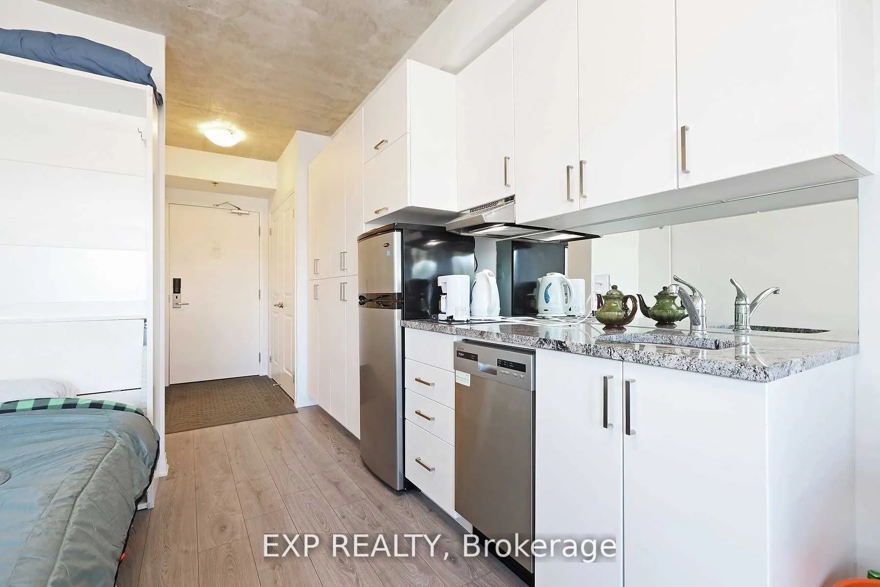 1900 Simcoe Street, #202
