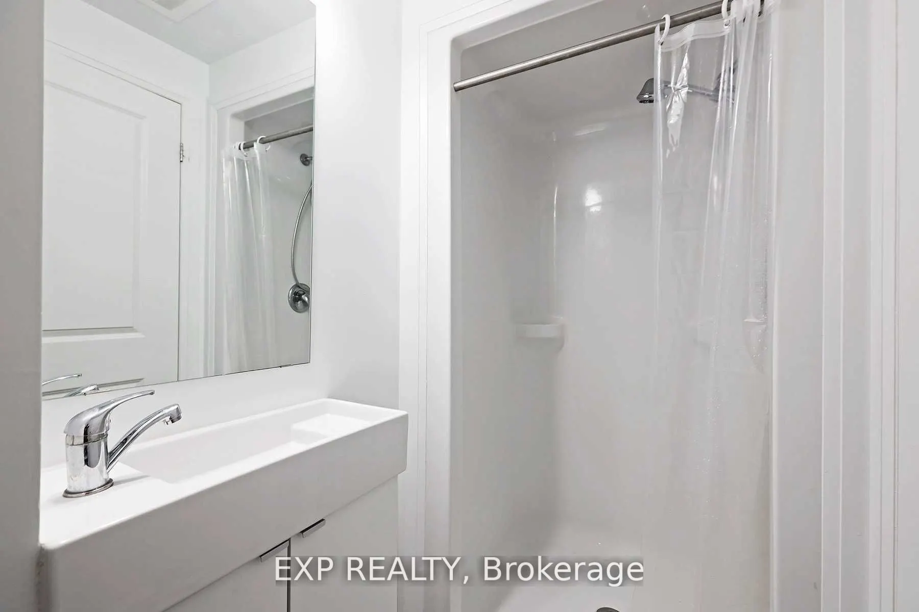 1900 Simcoe Street, #202