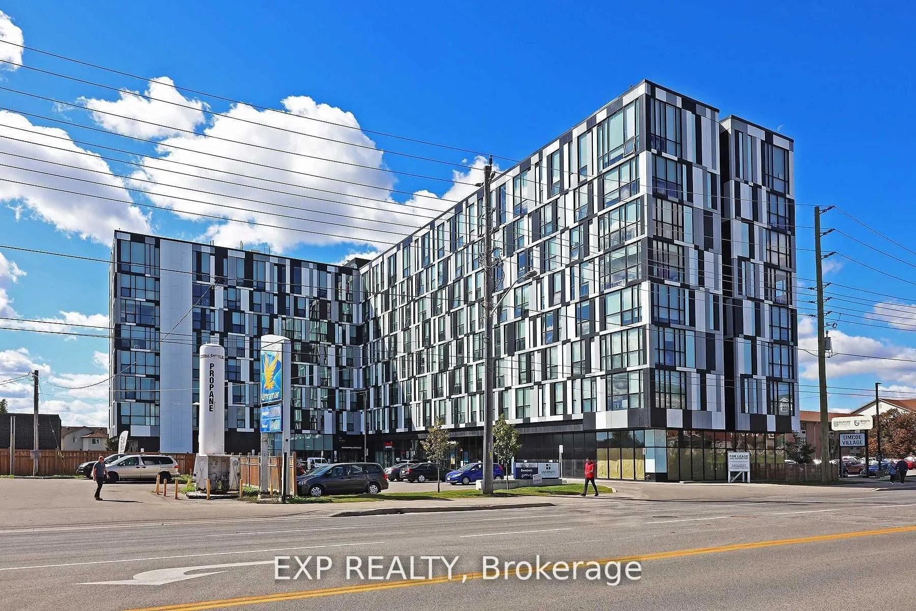 1900 Simcoe Street, #202