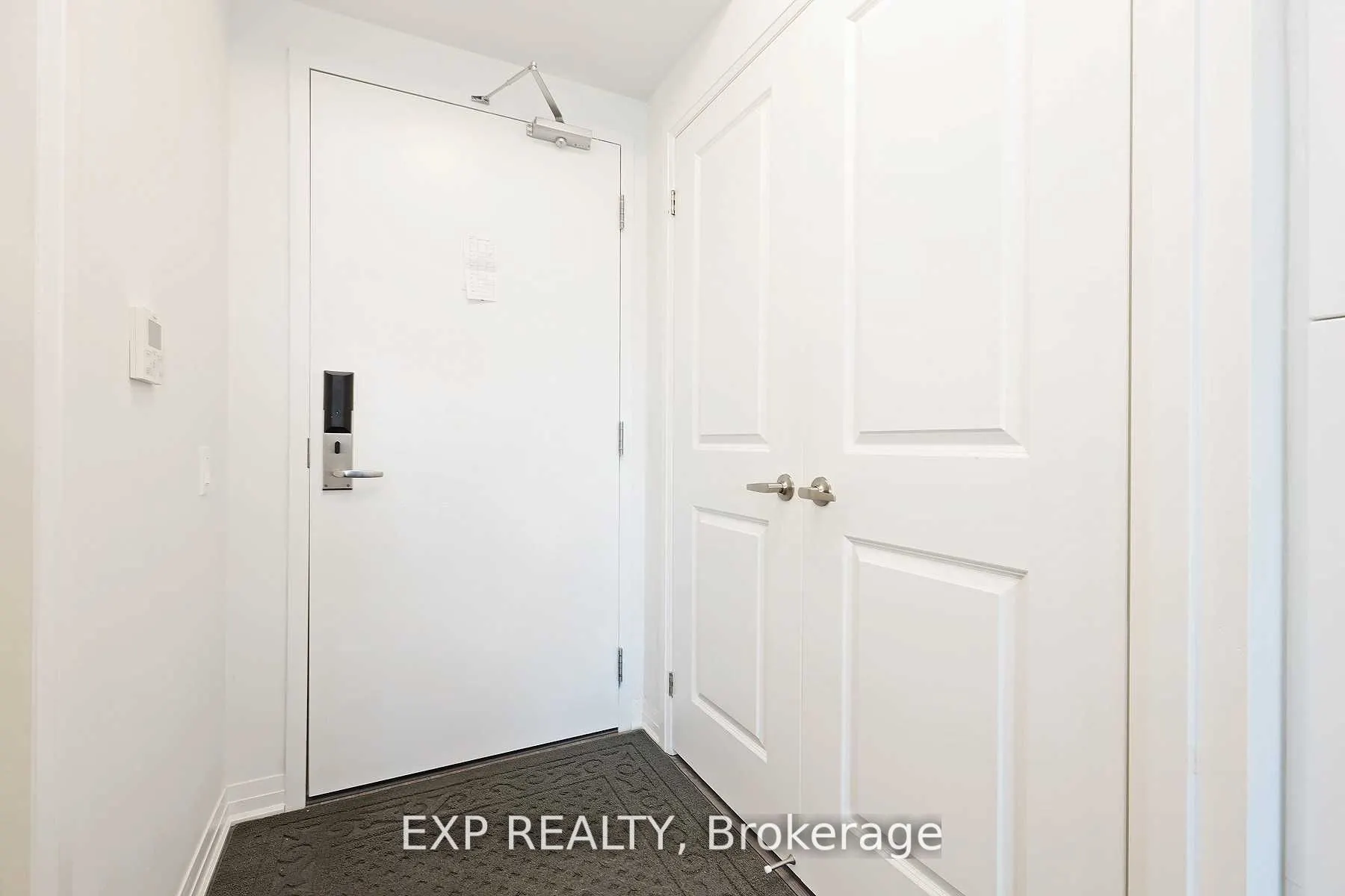 1900 Simcoe Street, #202
