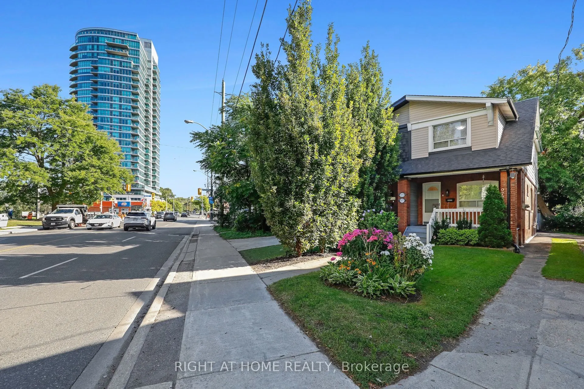 977 Broadview Avenue