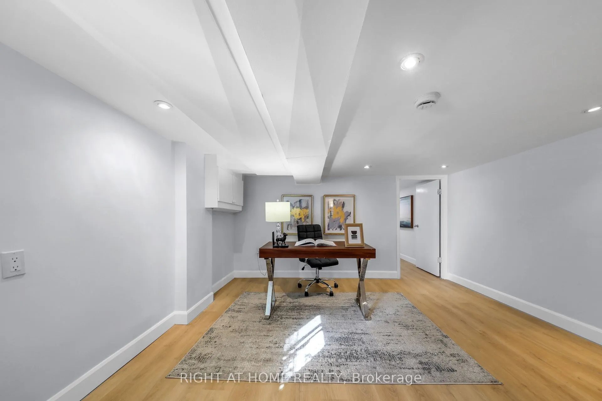 977 Broadview Avenue
