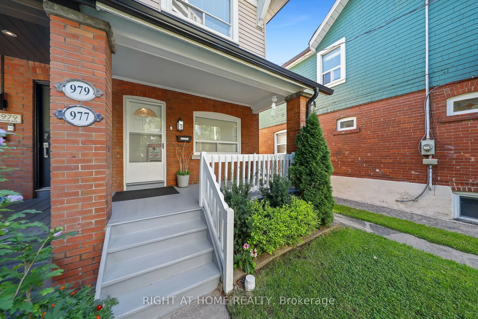 977 Broadview Avenue