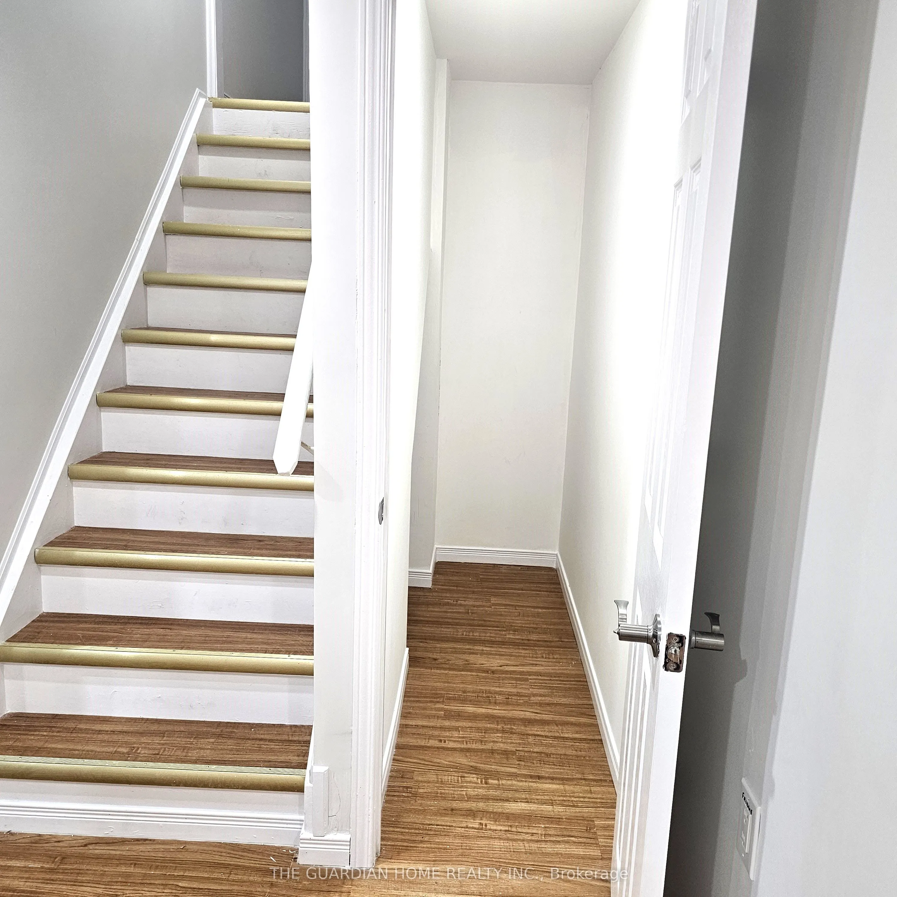 15 Ryder Crescent