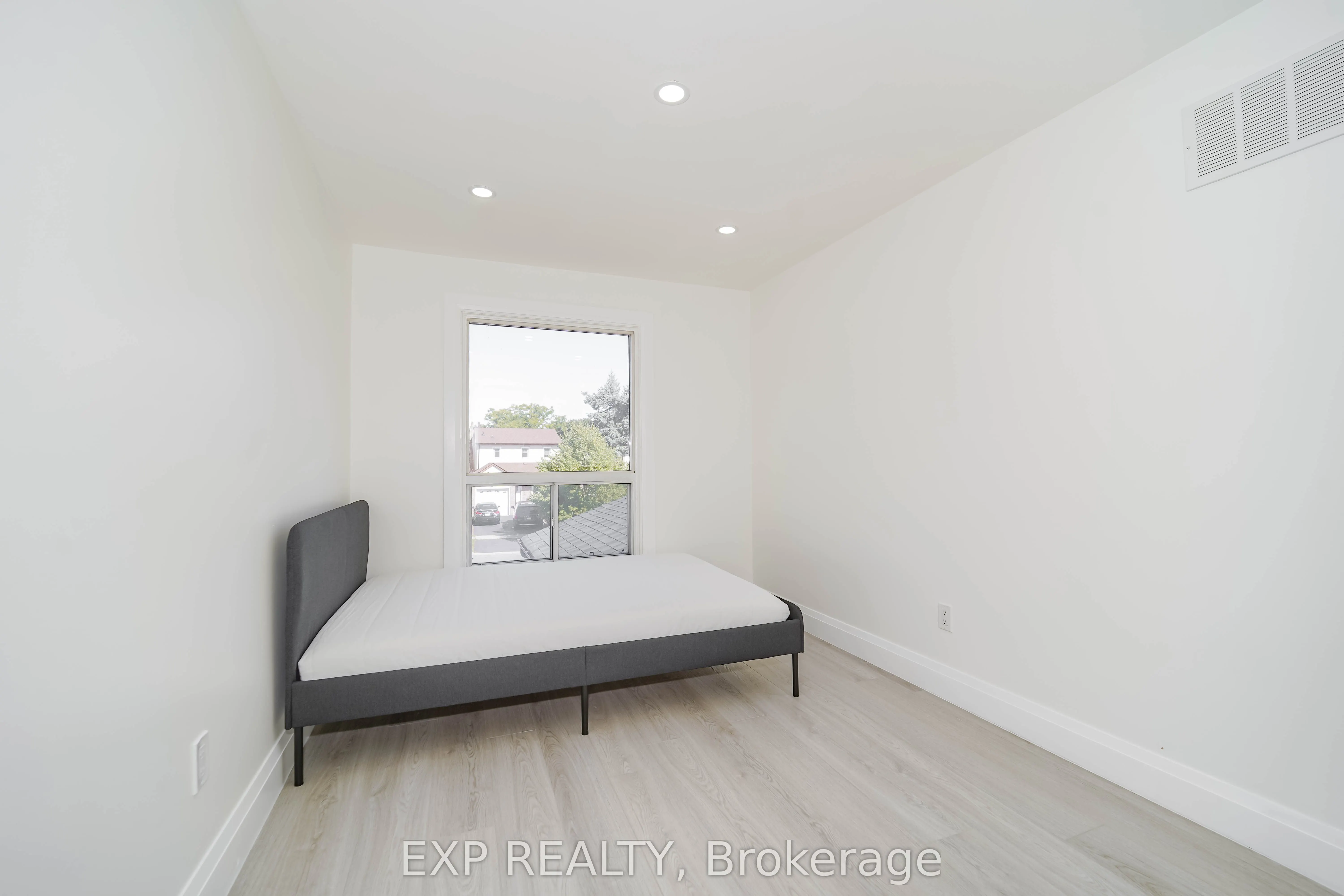 25 Nabob Crescent, #Upper Lvl