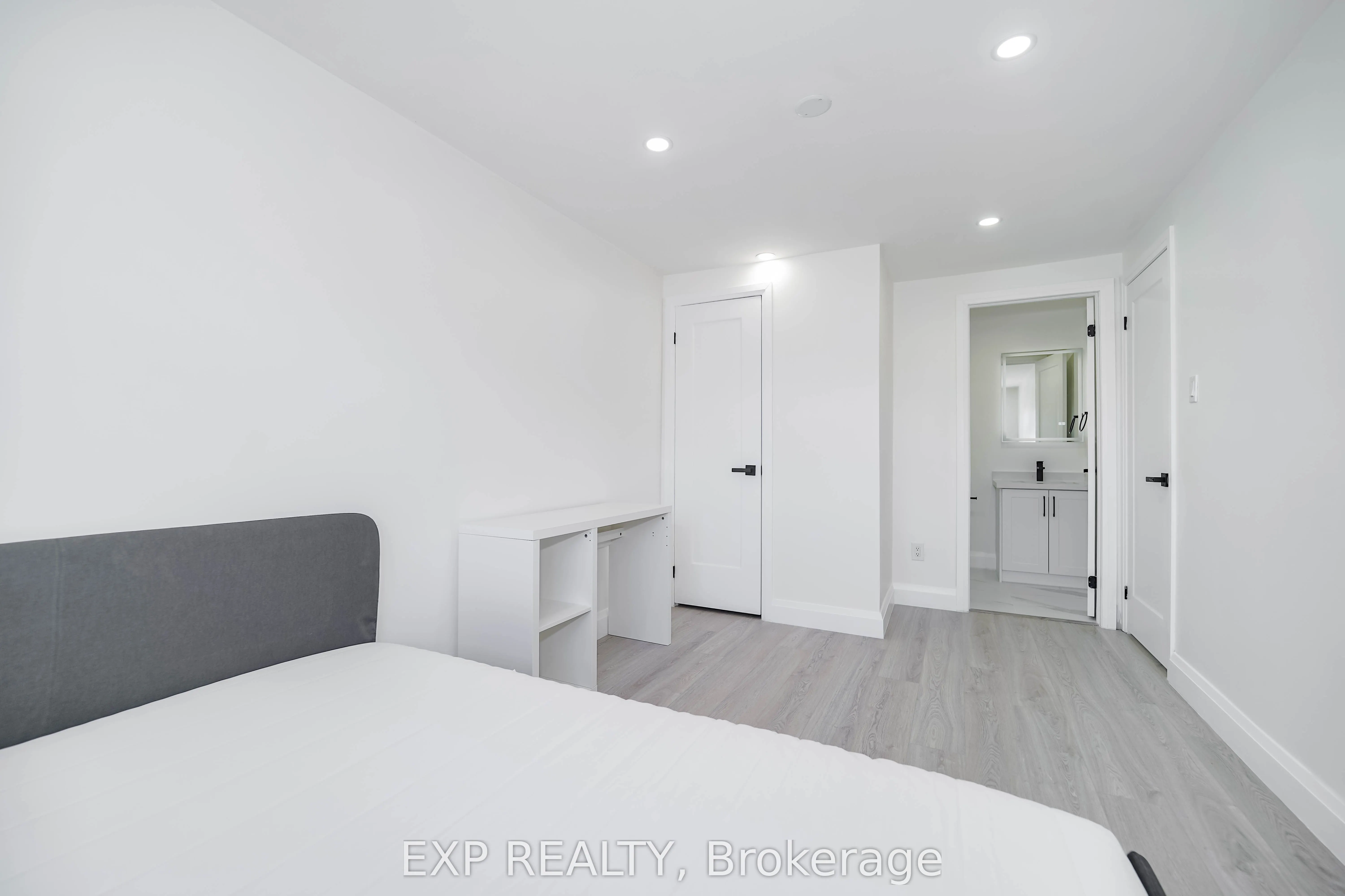25 Nabob Crescent, #Upper Lvl