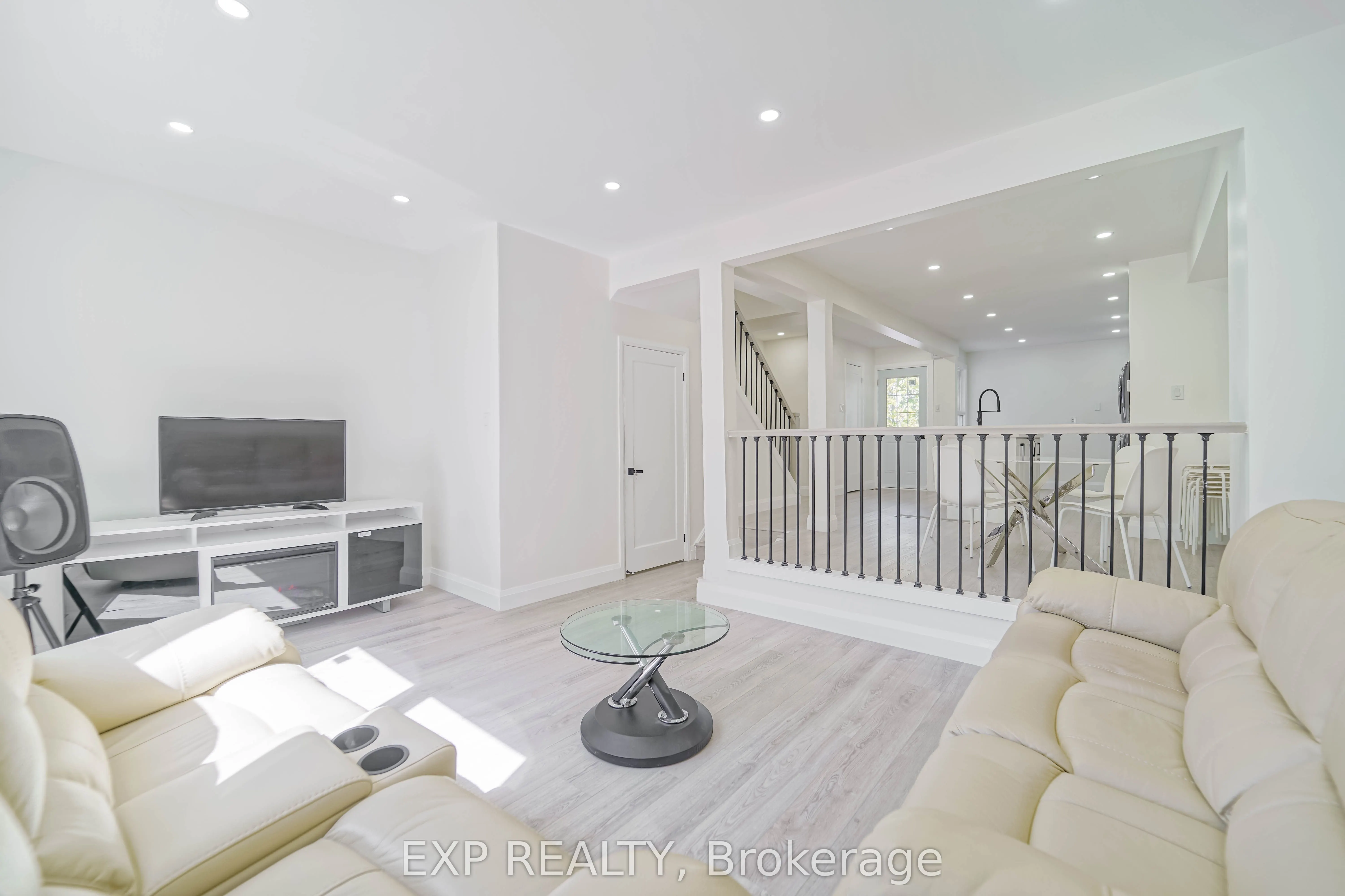 25 Nabob Crescent, #Upper Lvl