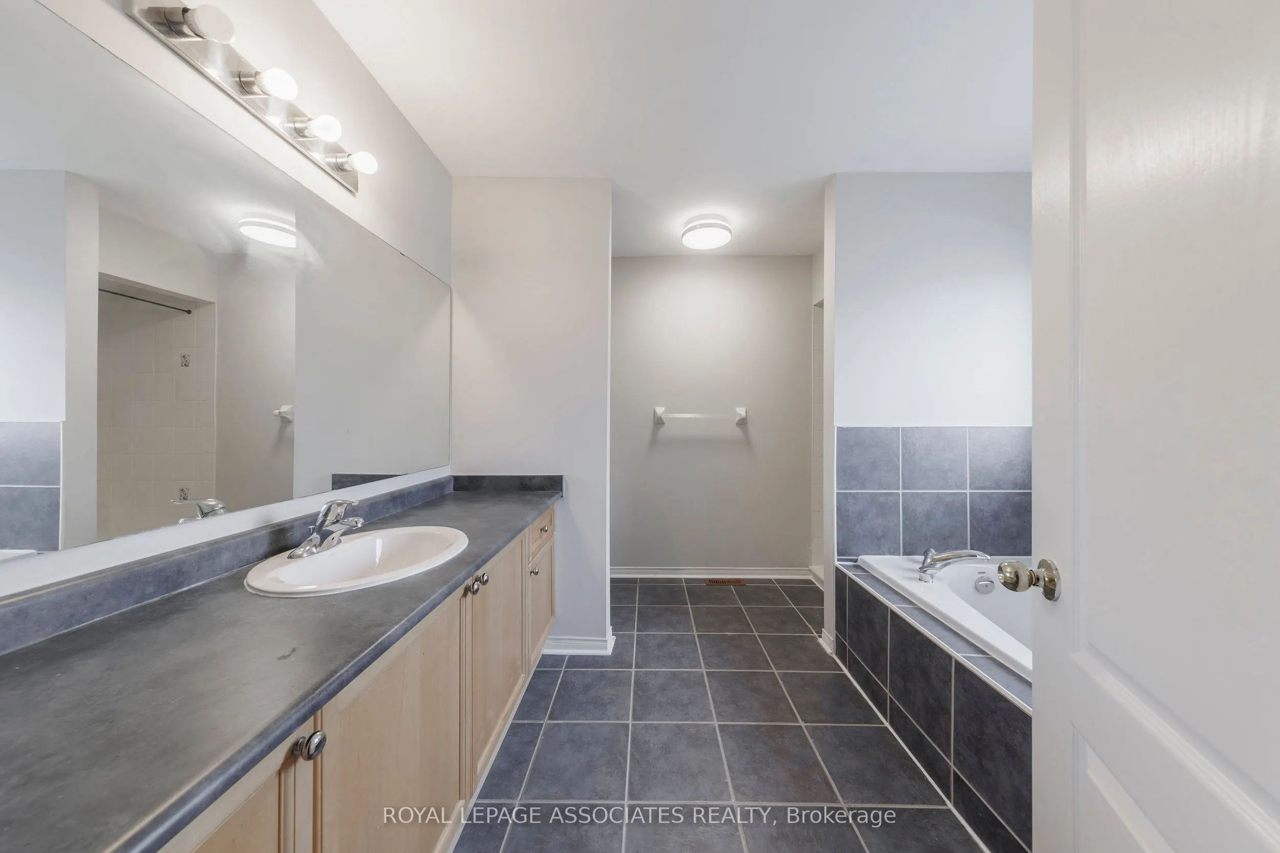 30 Telford Street, #Main