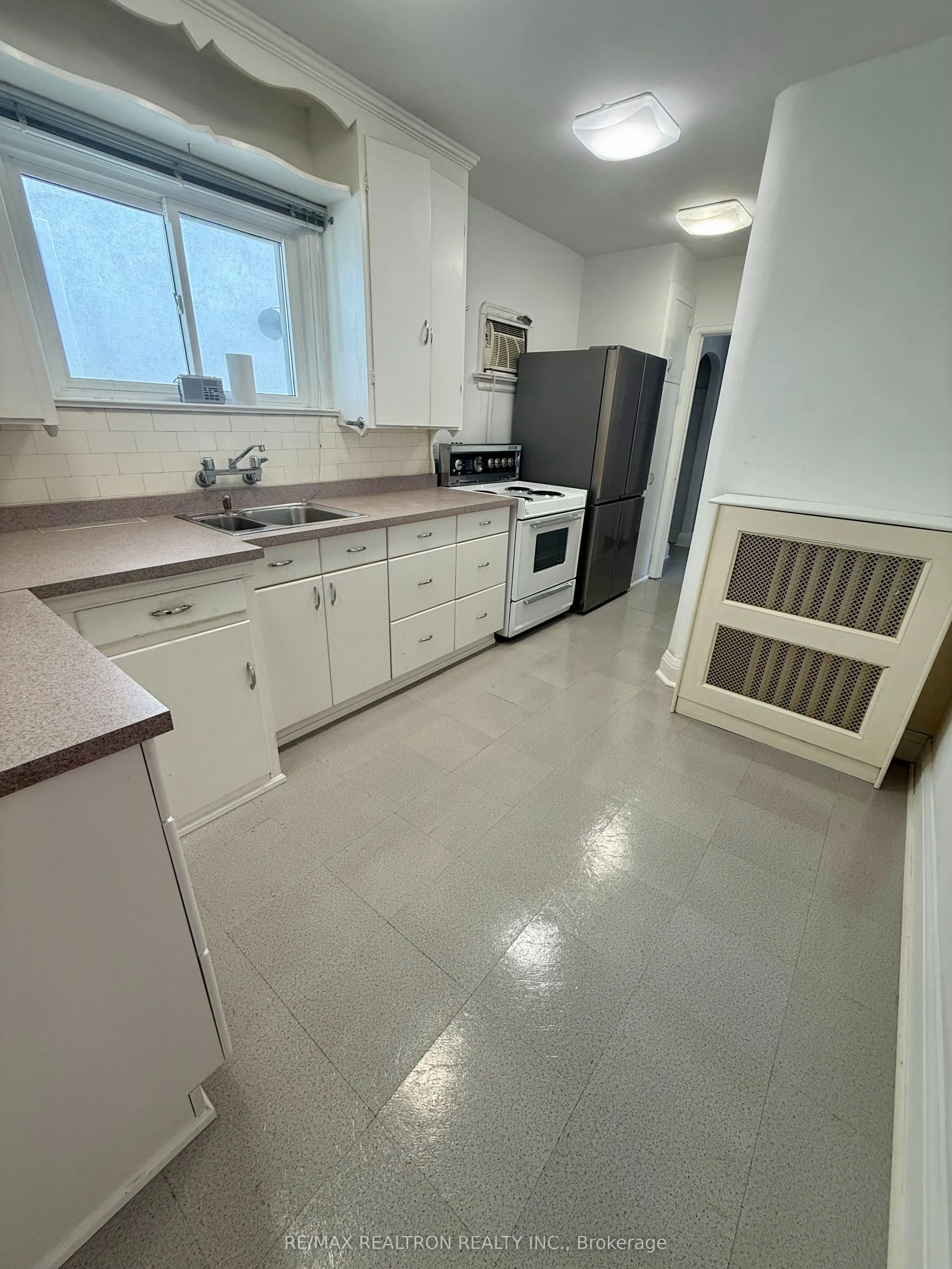 138 Glenwood Crescent