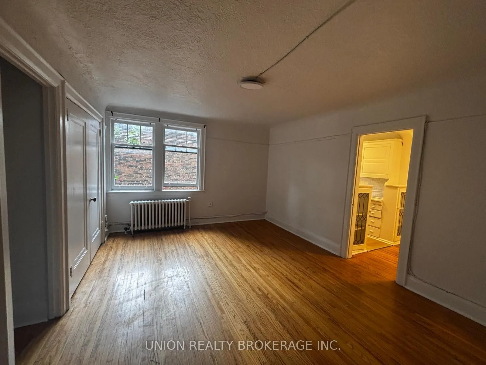 2393 Queen Street E, #18