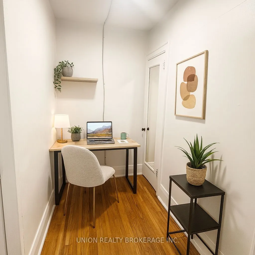 2393 Queen Street E, #18
