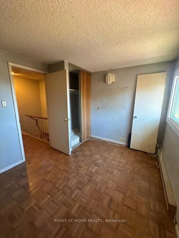 1209 Queen Street E, #5