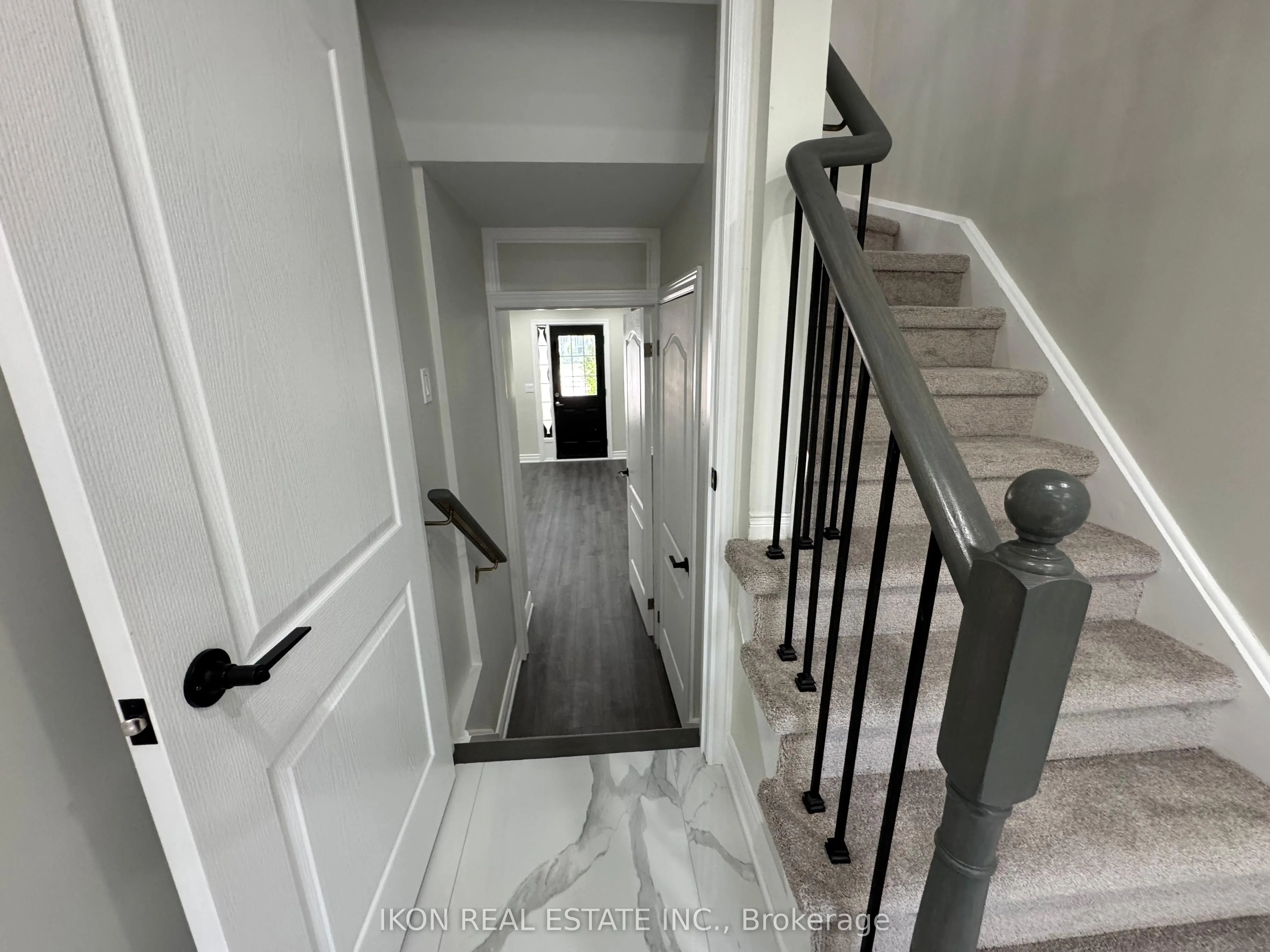 67 Sprucedale Way E, #32