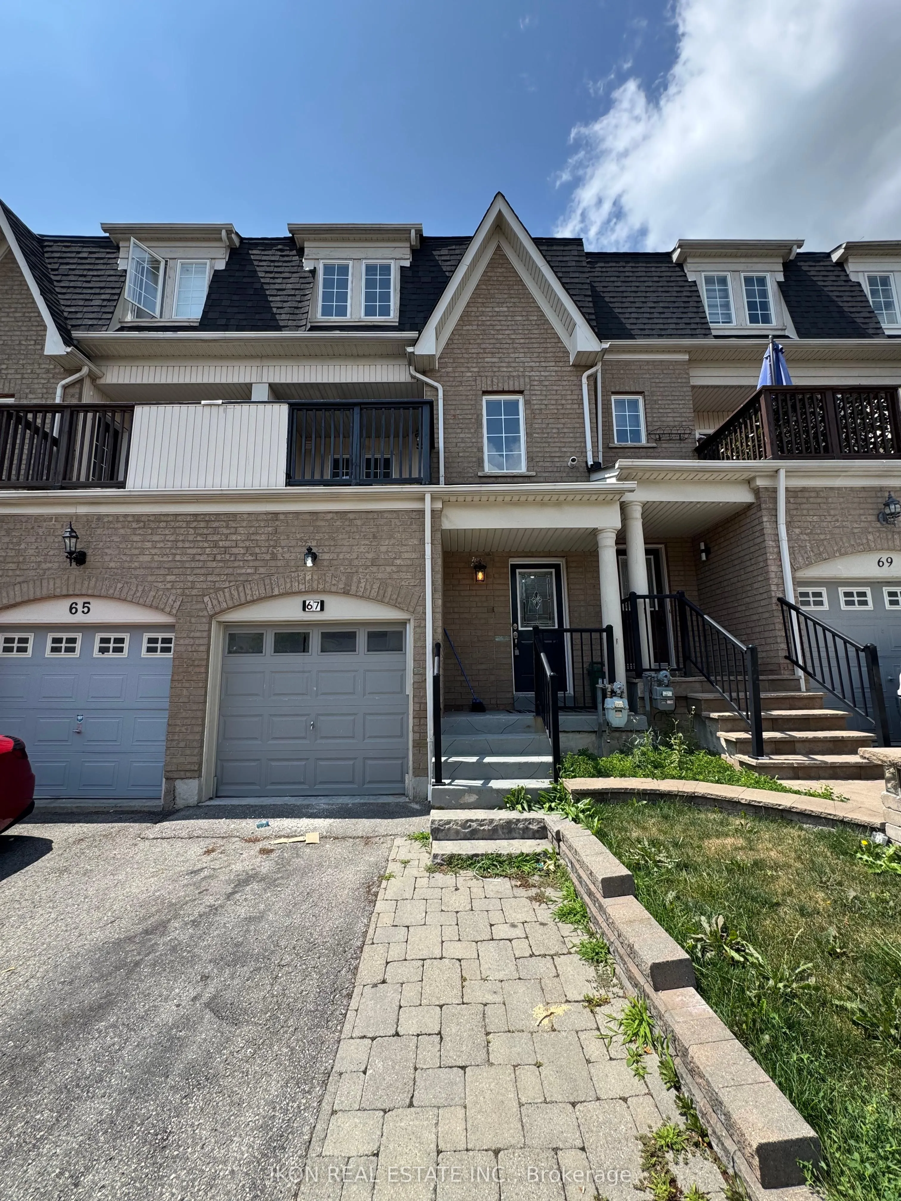 67 Sprucedale Way E, #32