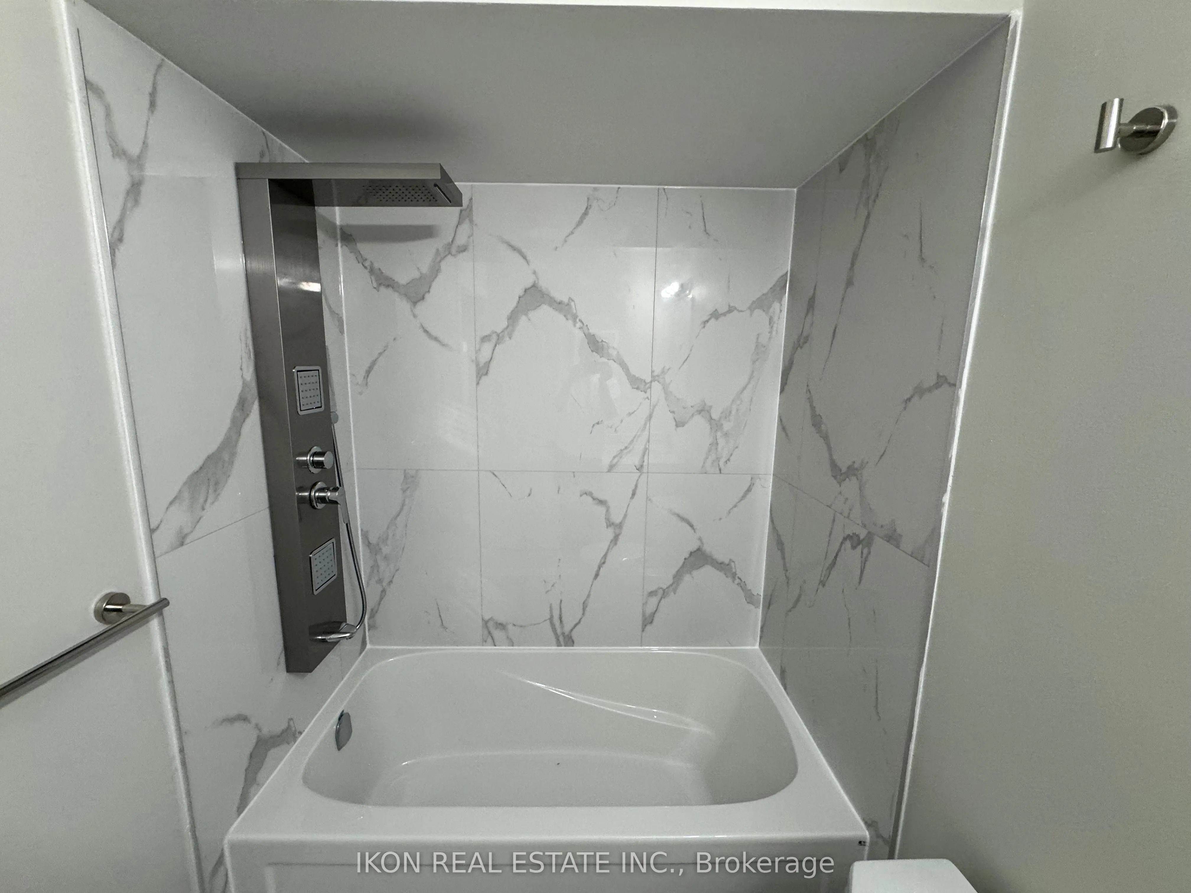67 Sprucedale Way E, #32