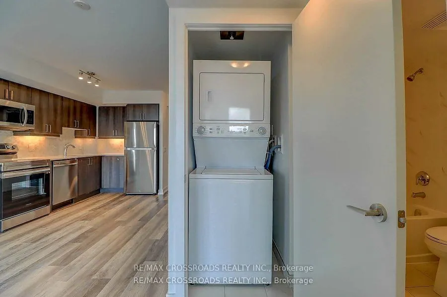 1480 Bayly Street, #1111
