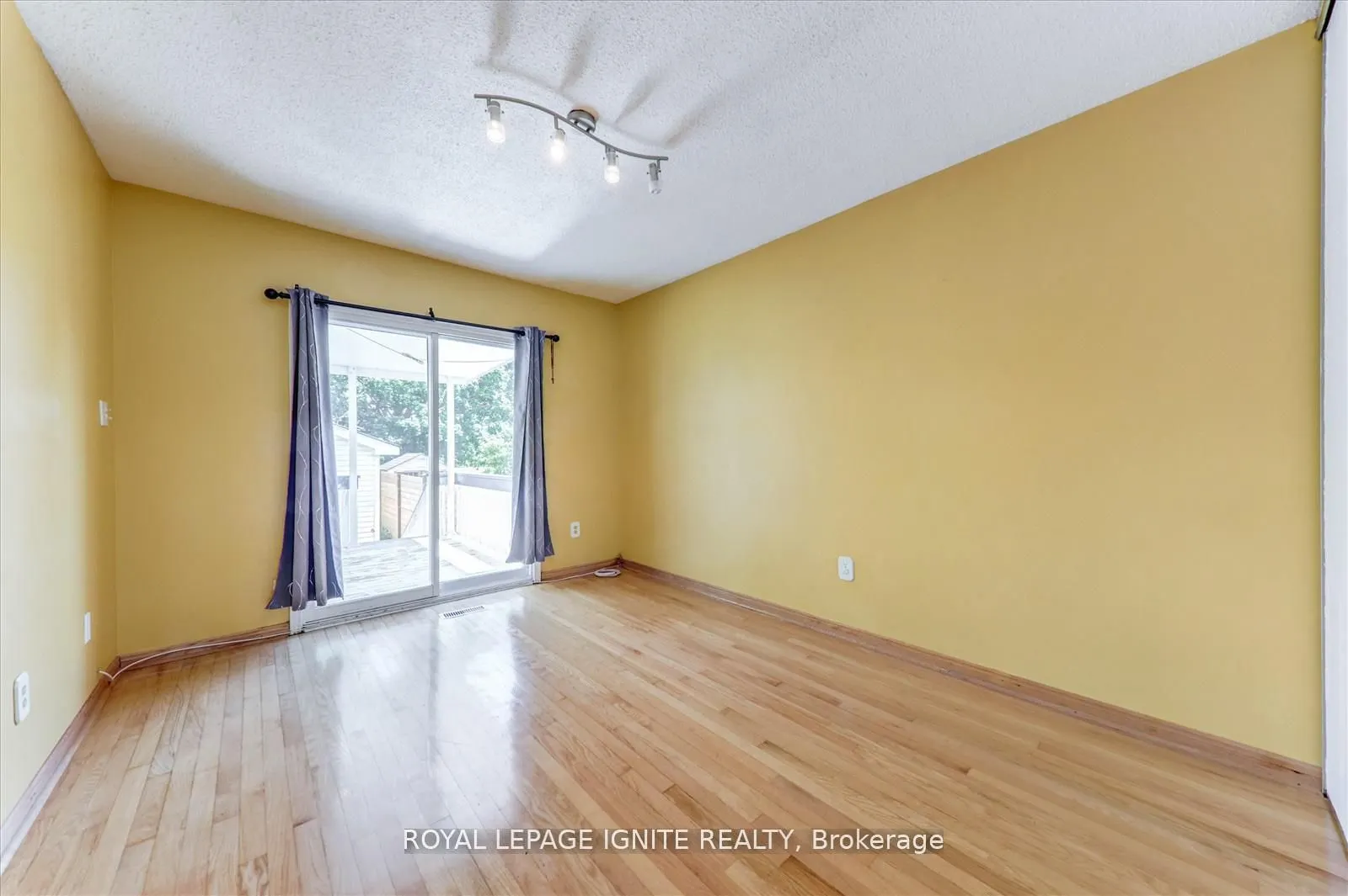 1279 Northmount Street, #Main