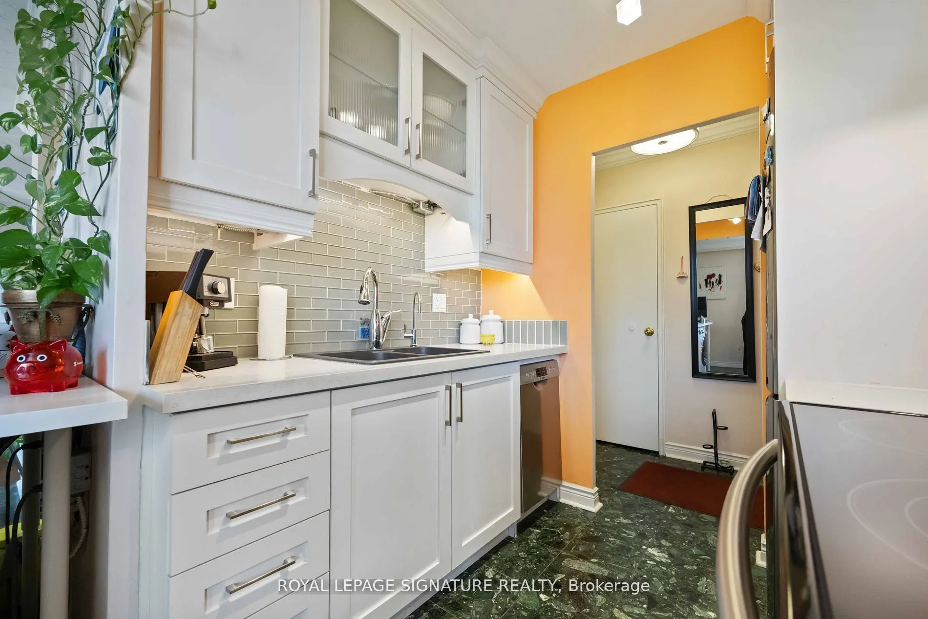 921 Midland Avenue, #502