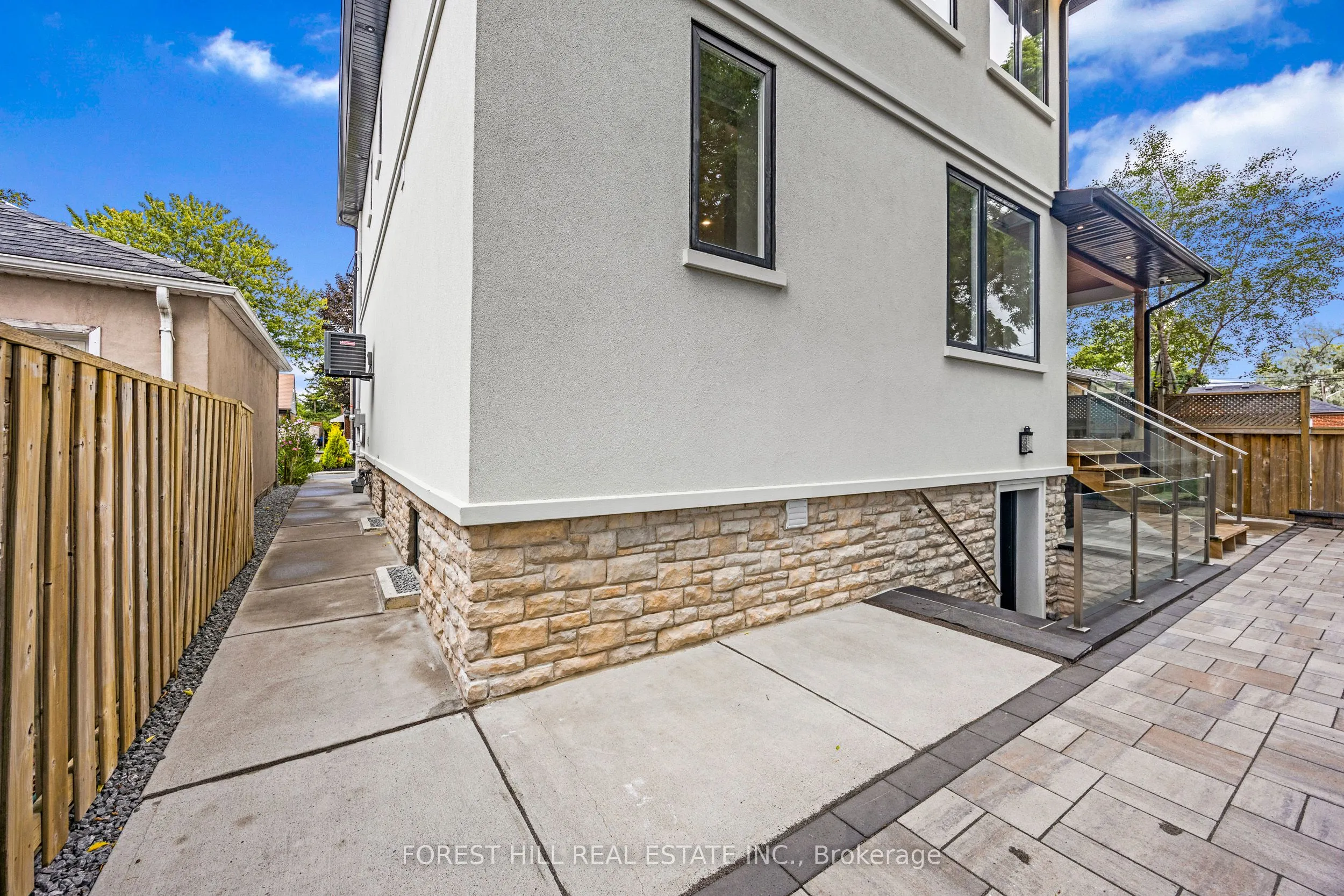 18 Ivorwood Crescent