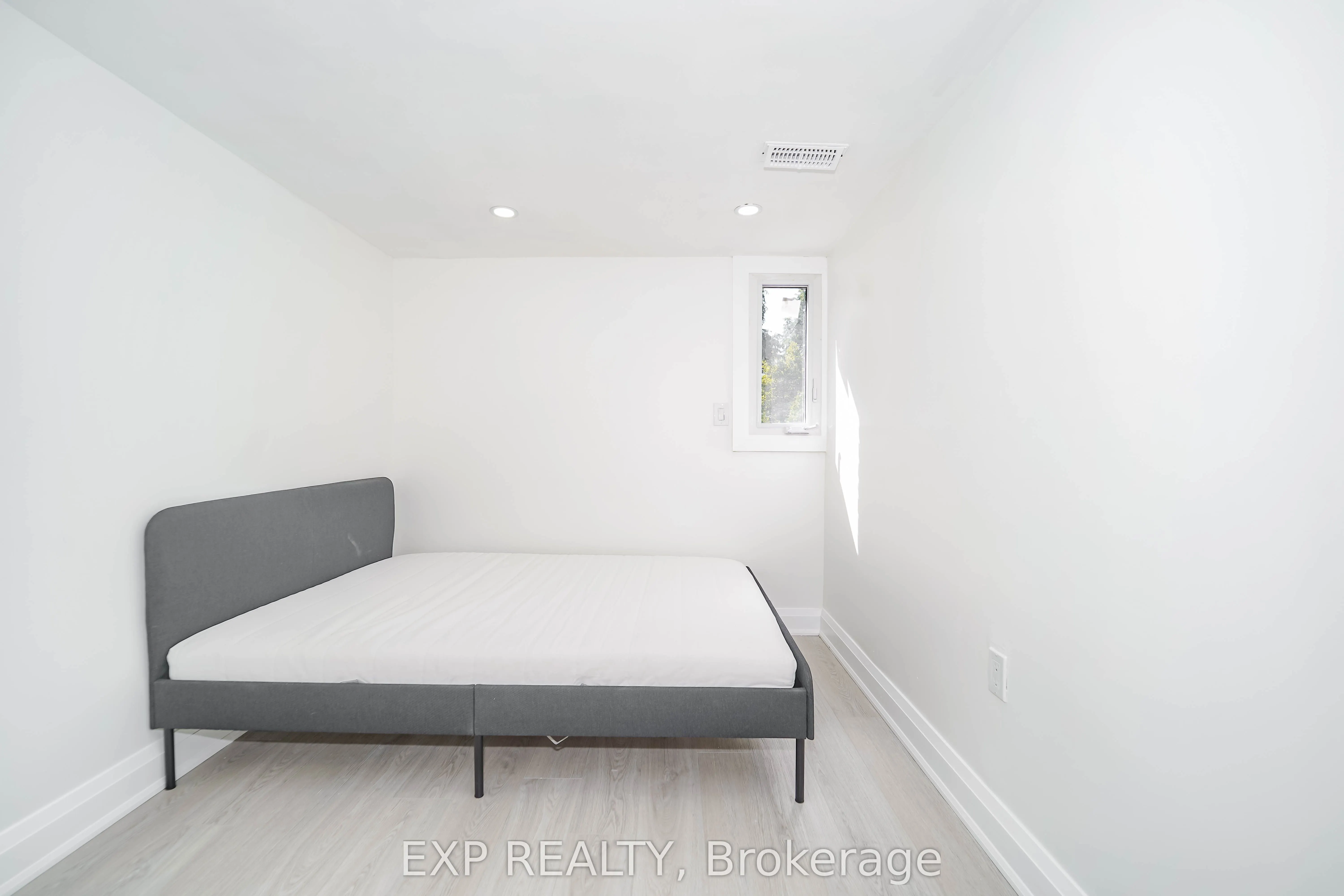 25 Nabob Crescent, #Basement